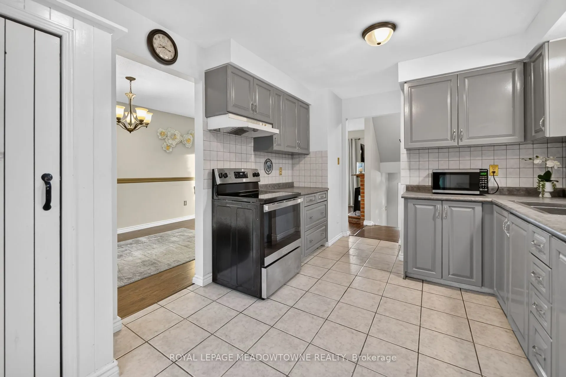 38 Lakeview Court