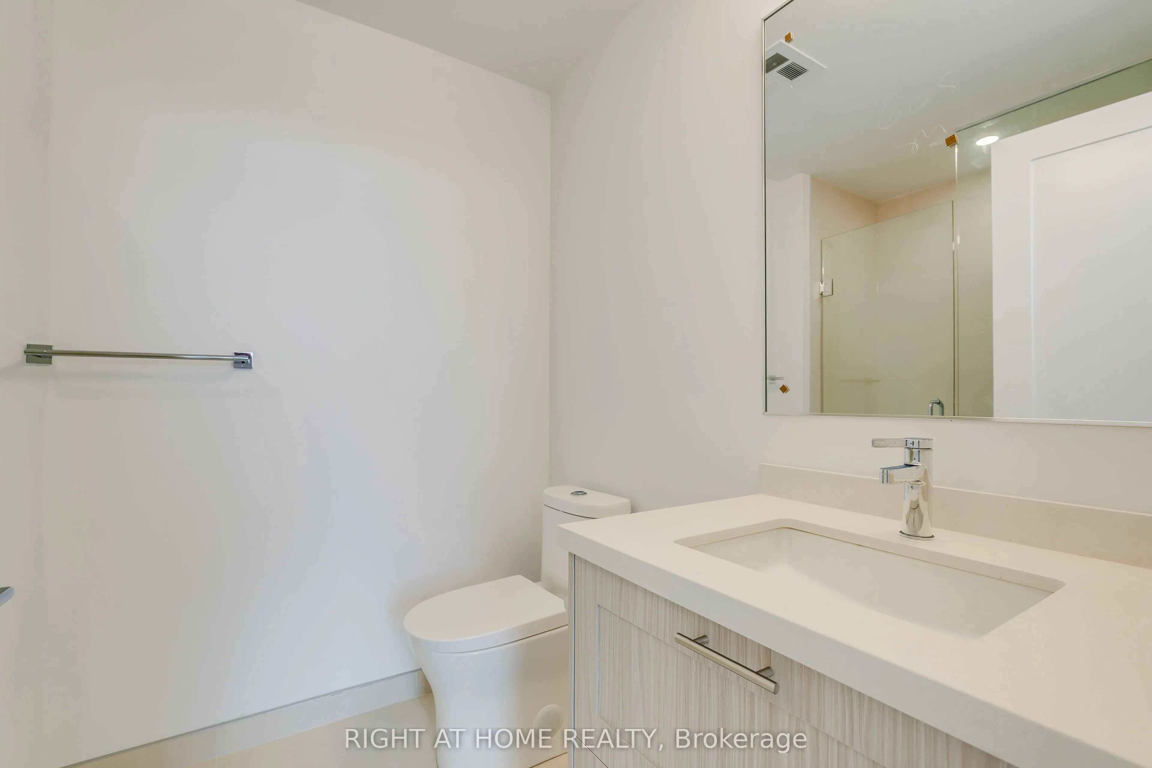 2946 Dundas Street W #605