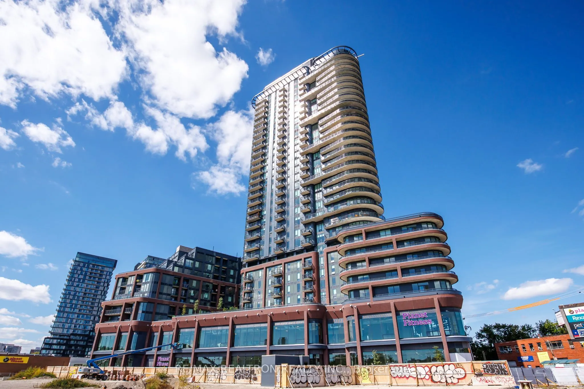 1185 Dupont Street #1402