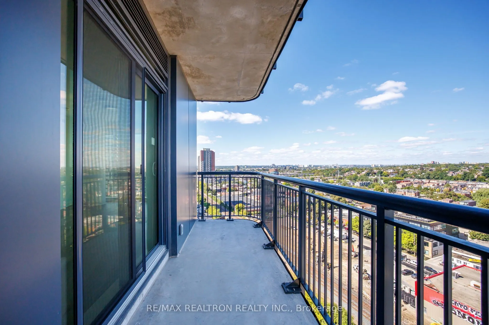 1185 Dupont Street #1402