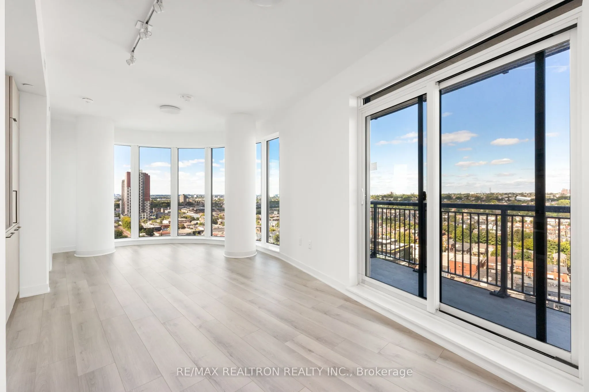 1185 Dupont Street #1402