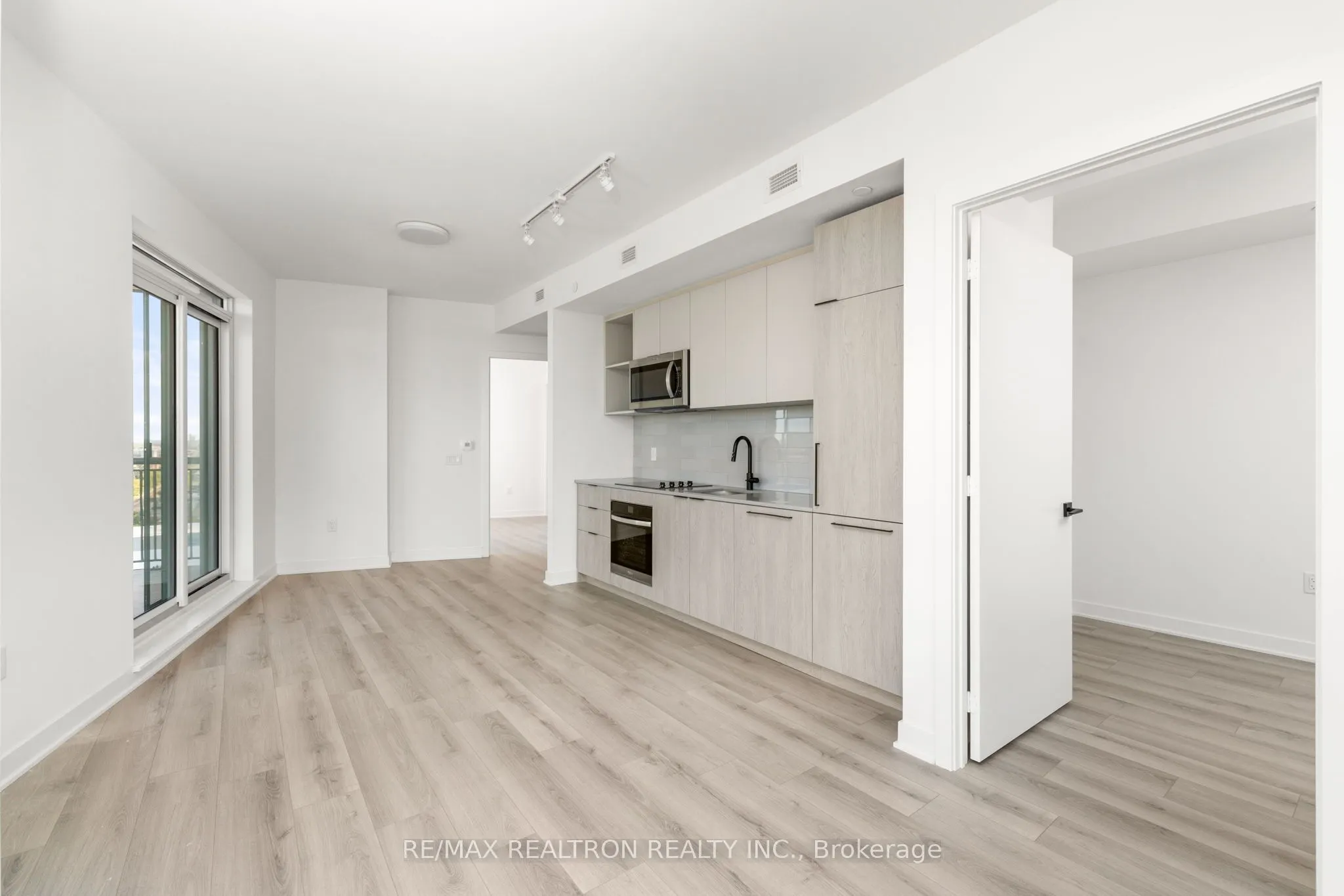 1185 Dupont Street #1402