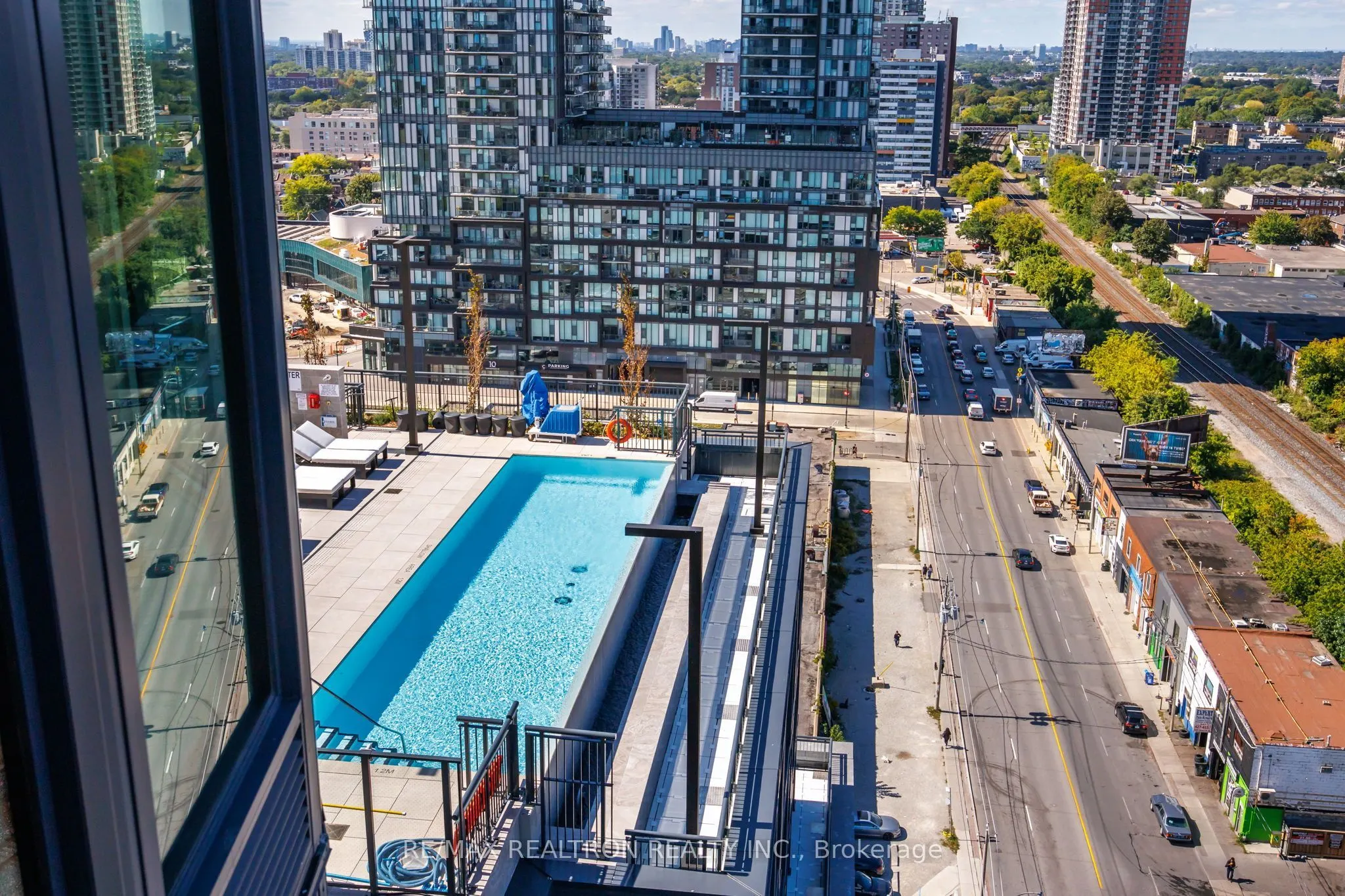 1185 Dupont Street #1402