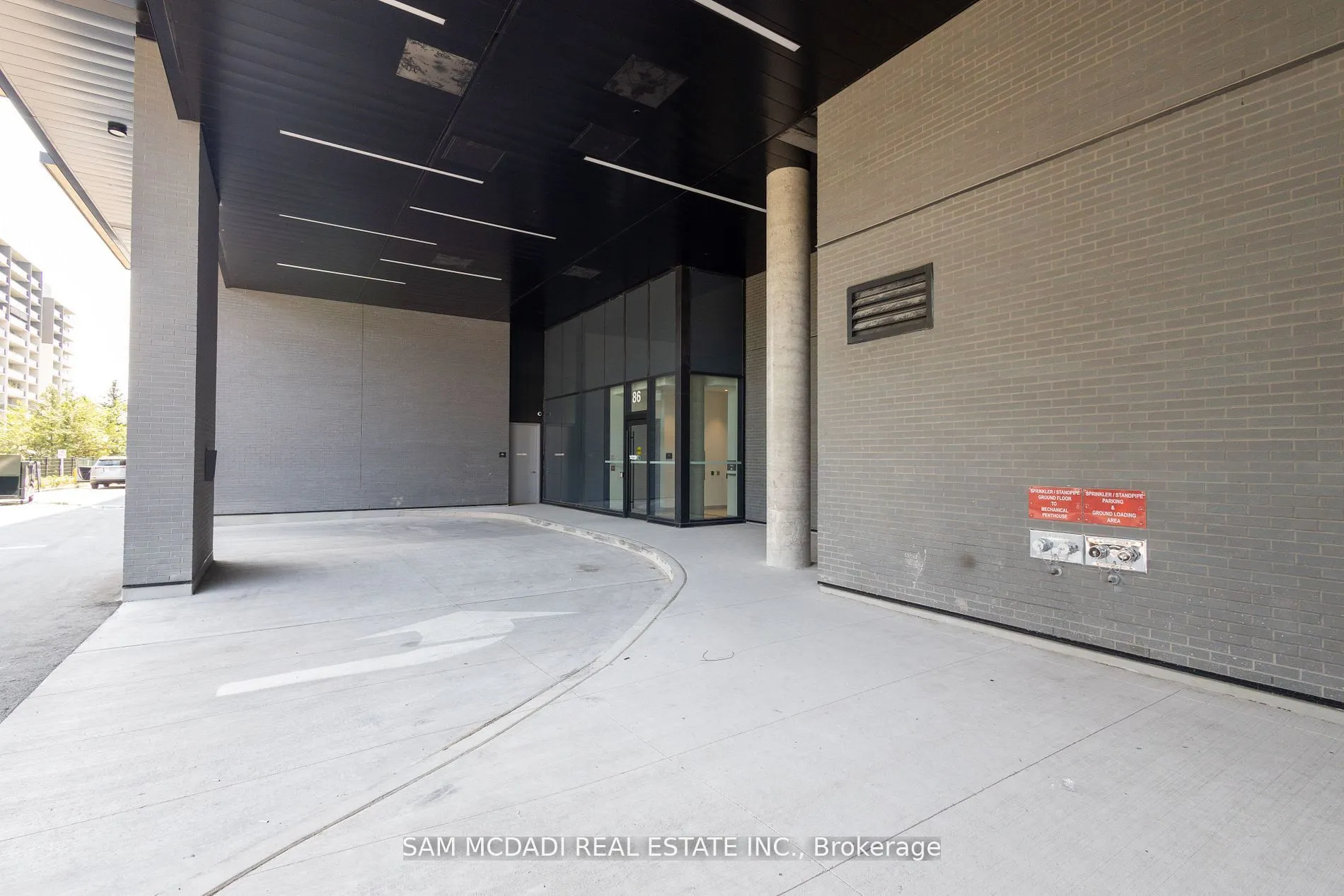 86 Dundas Street E #1517