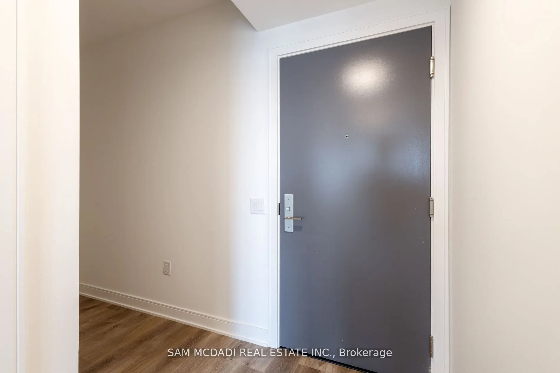86 Dundas Street E #1517