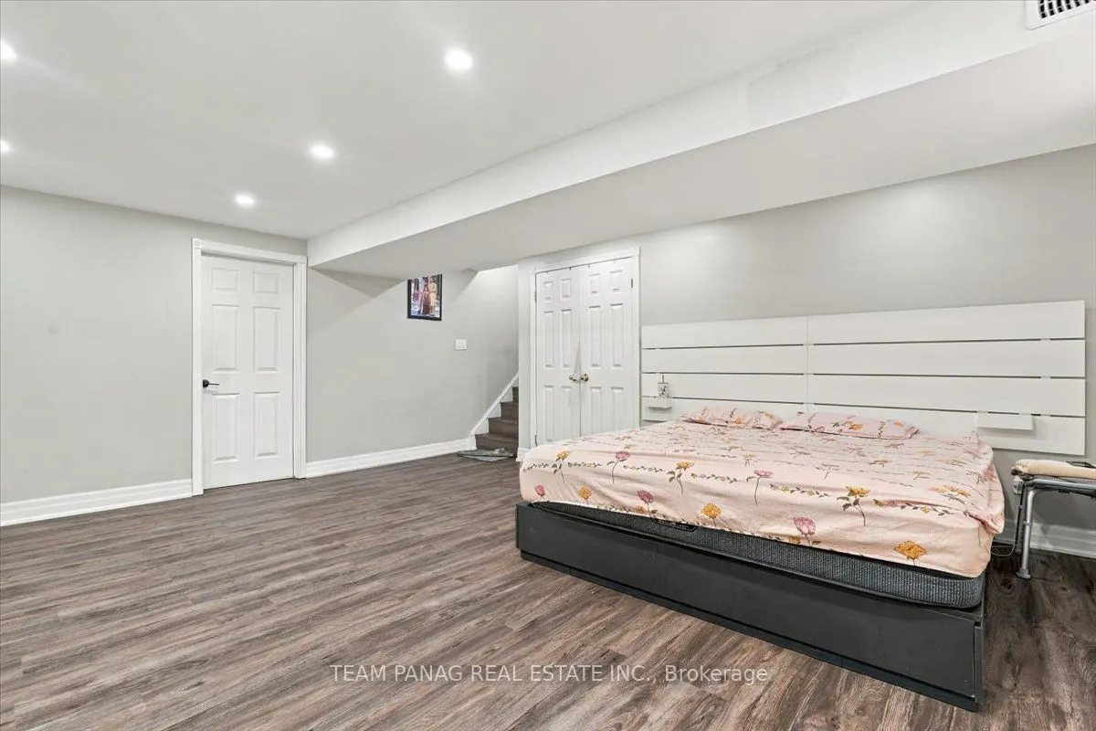 16 Groveland Court