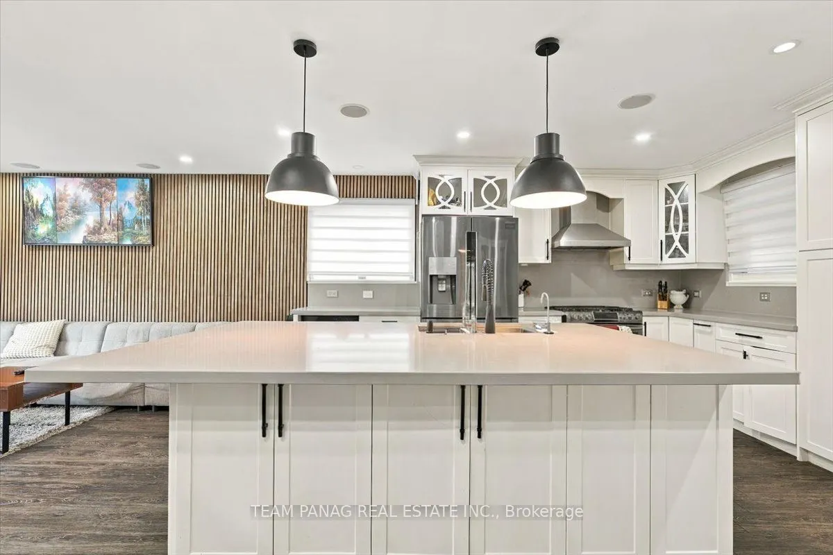 16 Groveland Court