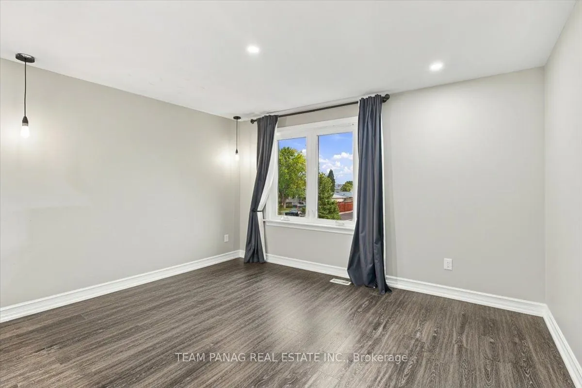 16 Groveland Court