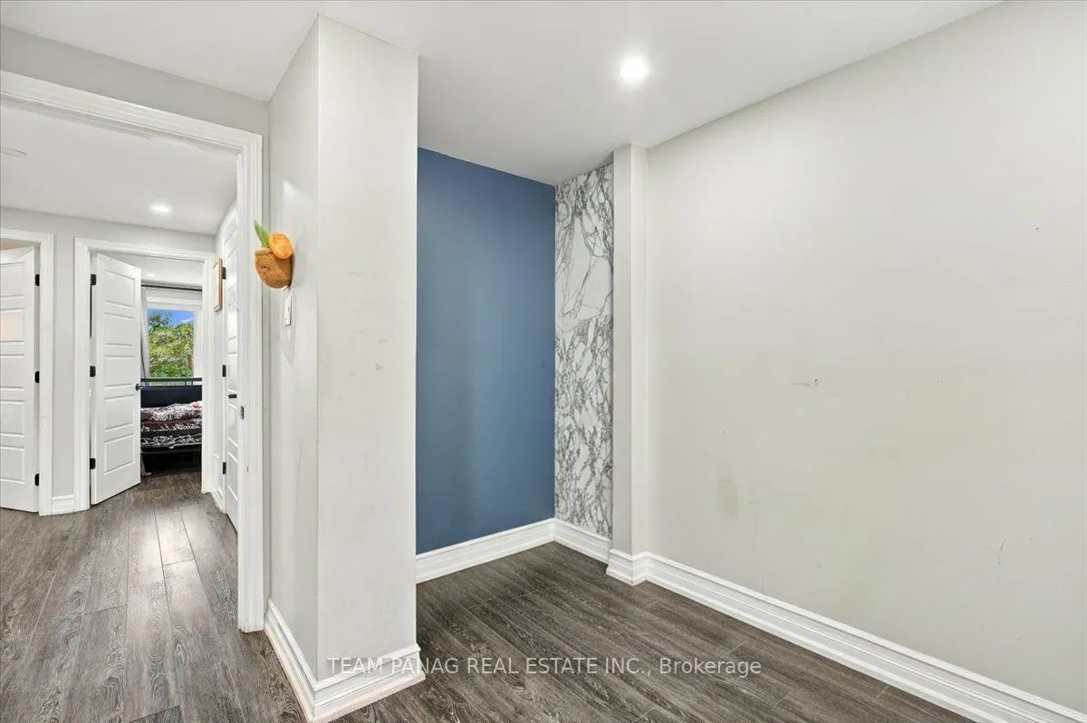 16 Groveland Court