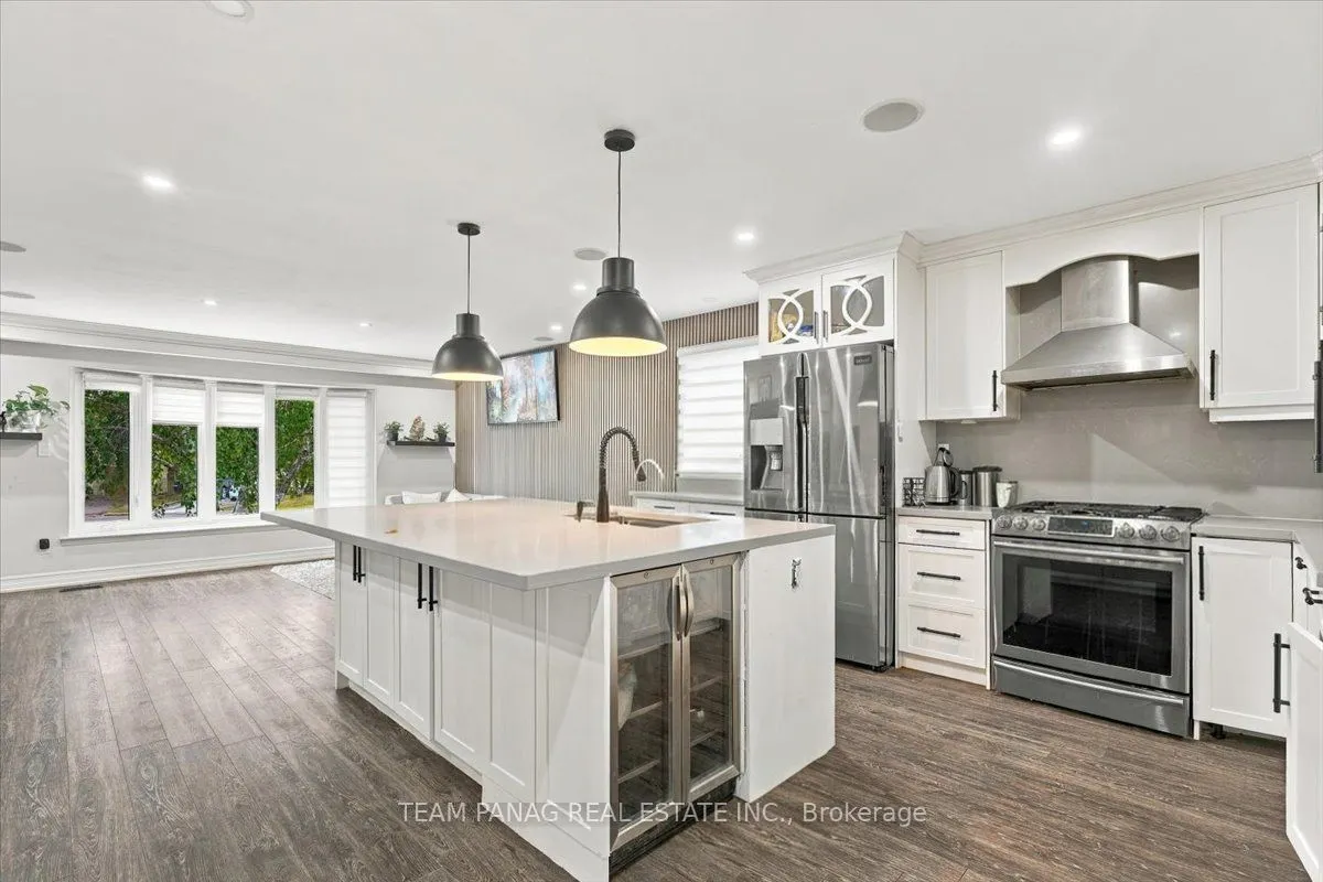 16 Groveland Court