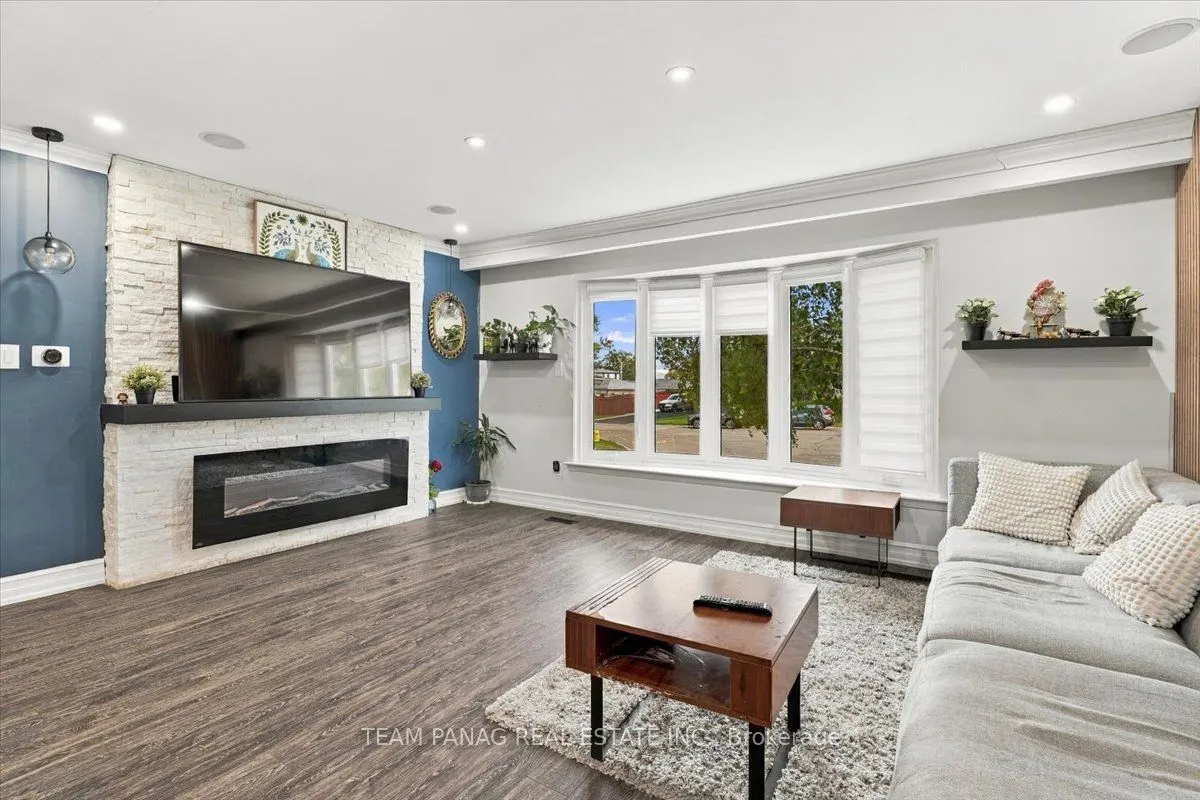 16 Groveland Court