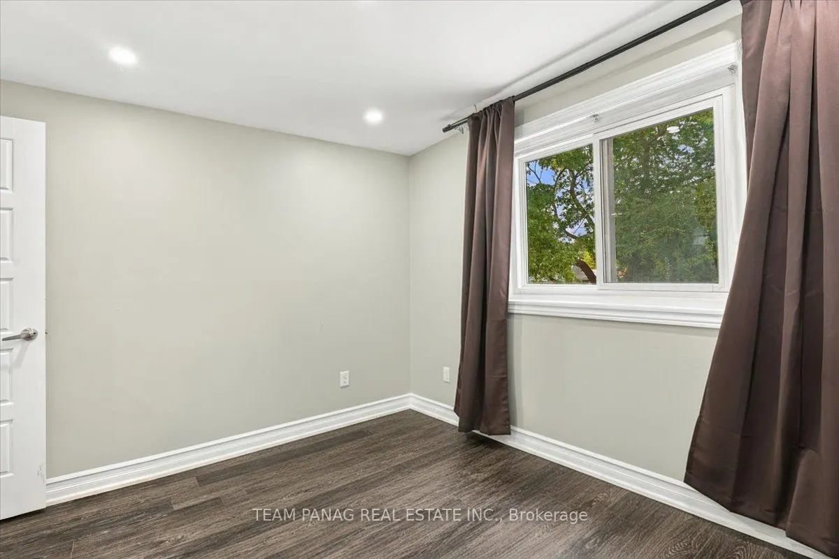 16 Groveland Court