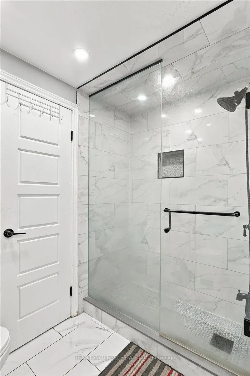 16 Groveland Court