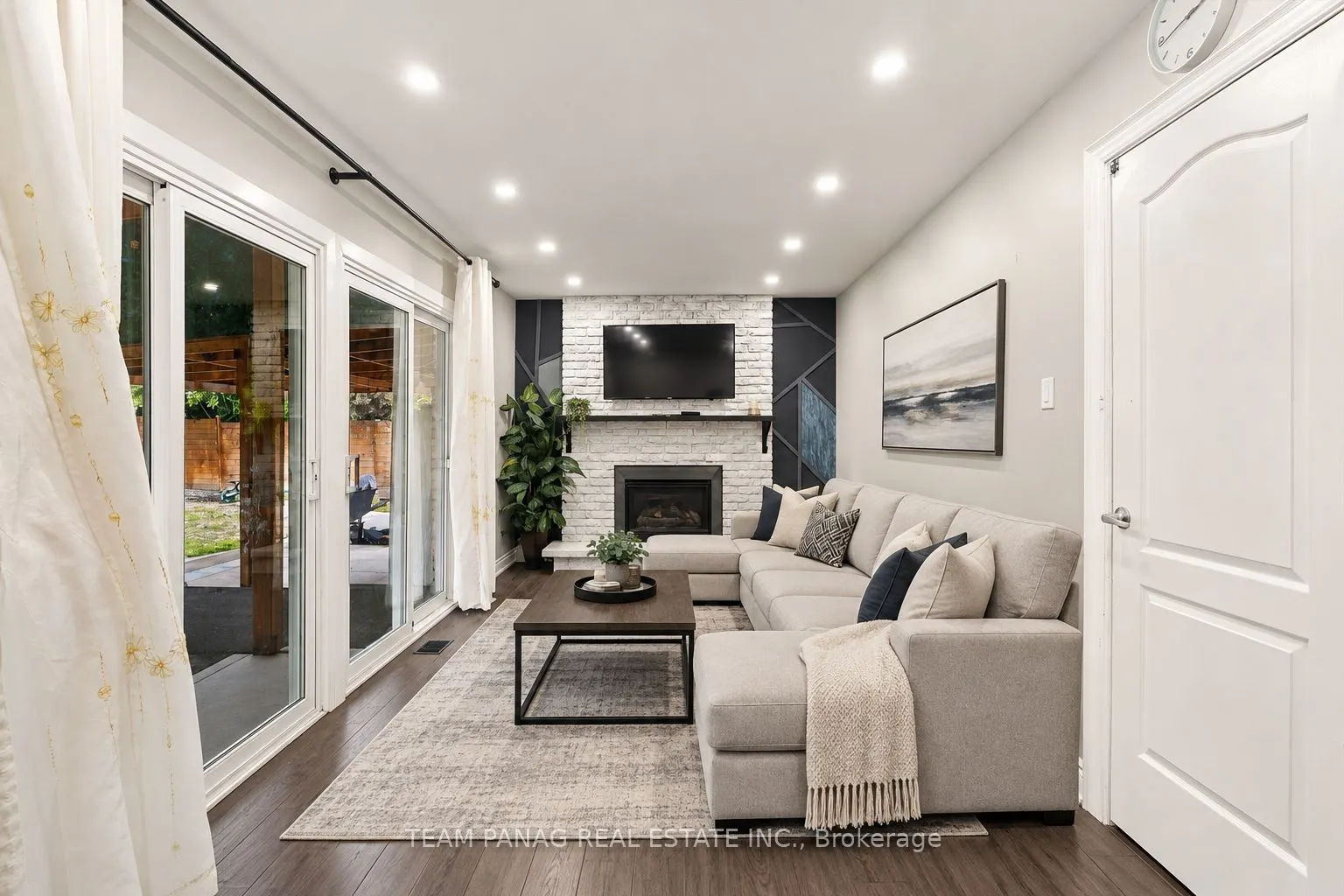 16 Groveland Court