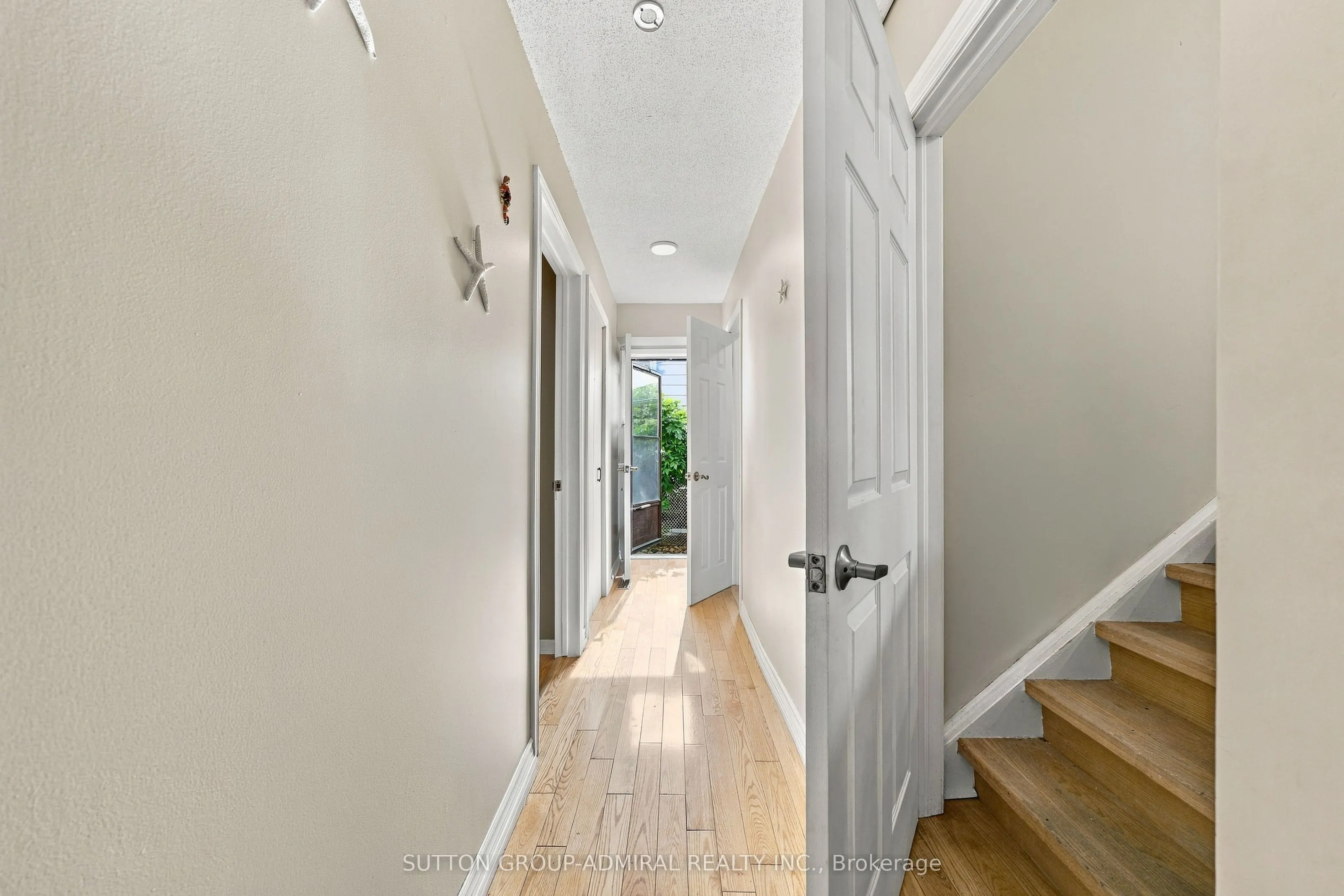 1871 Silverberry Crescent