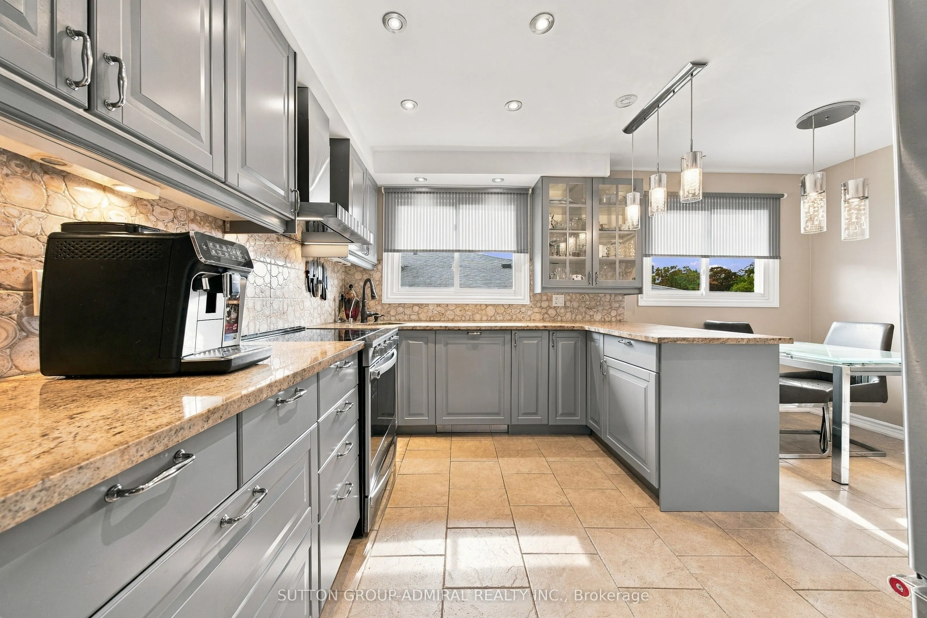 1871 Silverberry Crescent