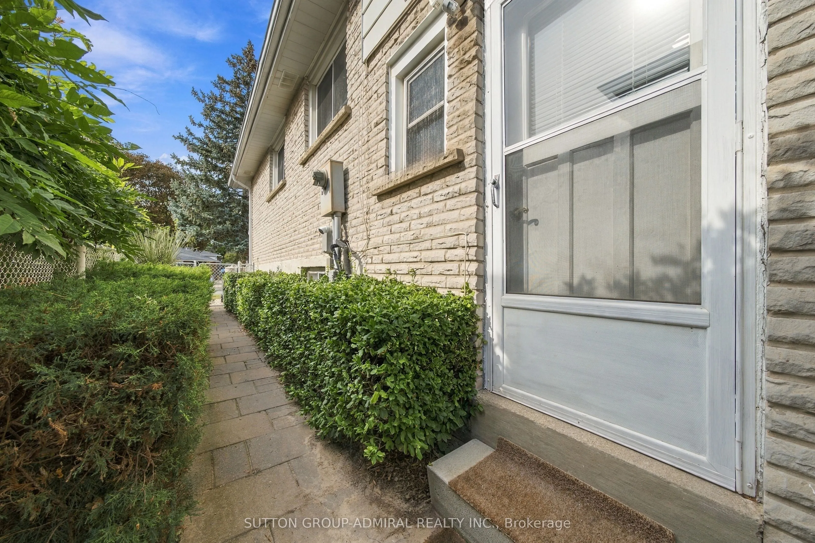 1871 Silverberry Crescent