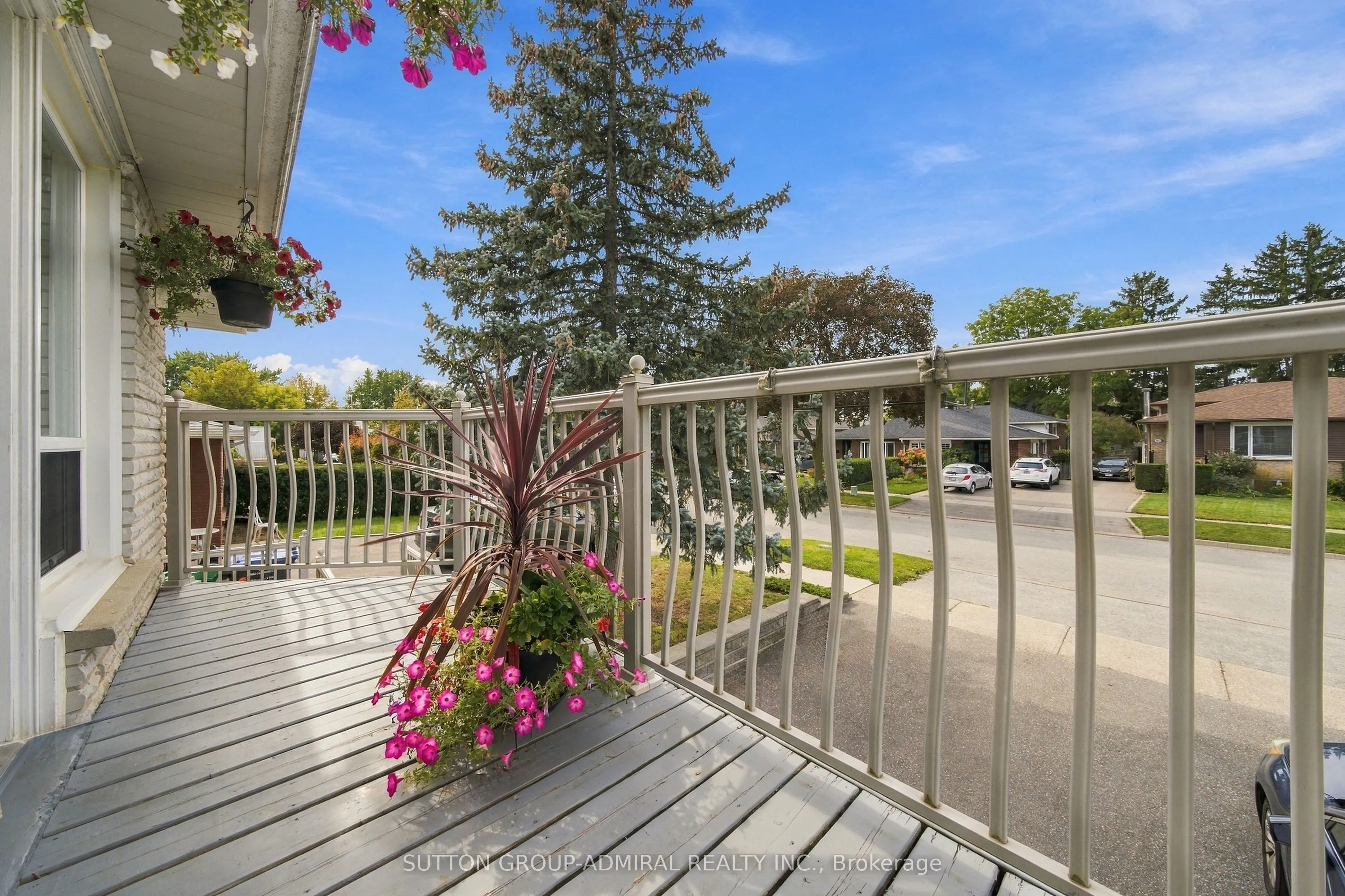 1871 Silverberry Crescent
