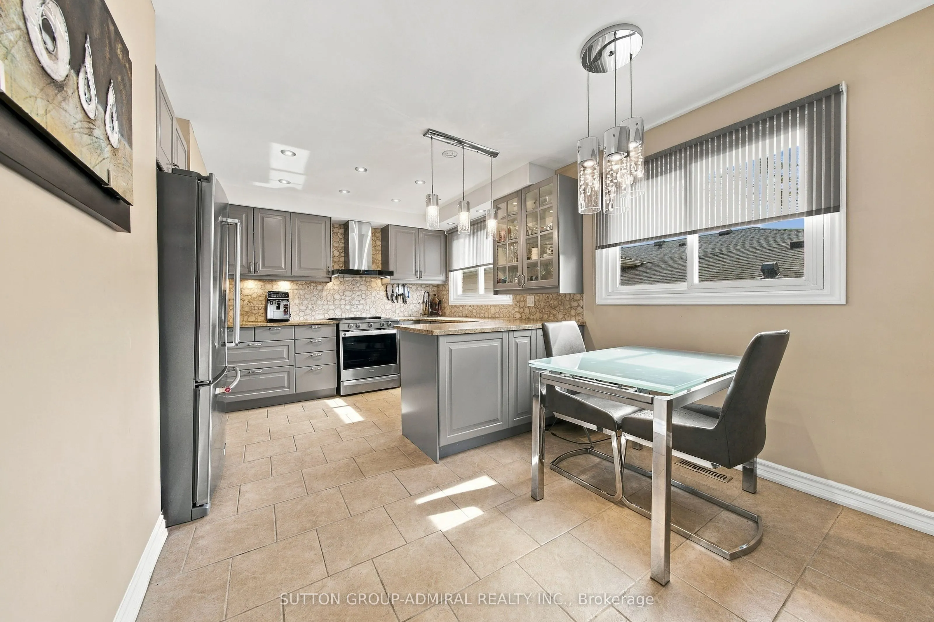 1871 Silverberry Crescent