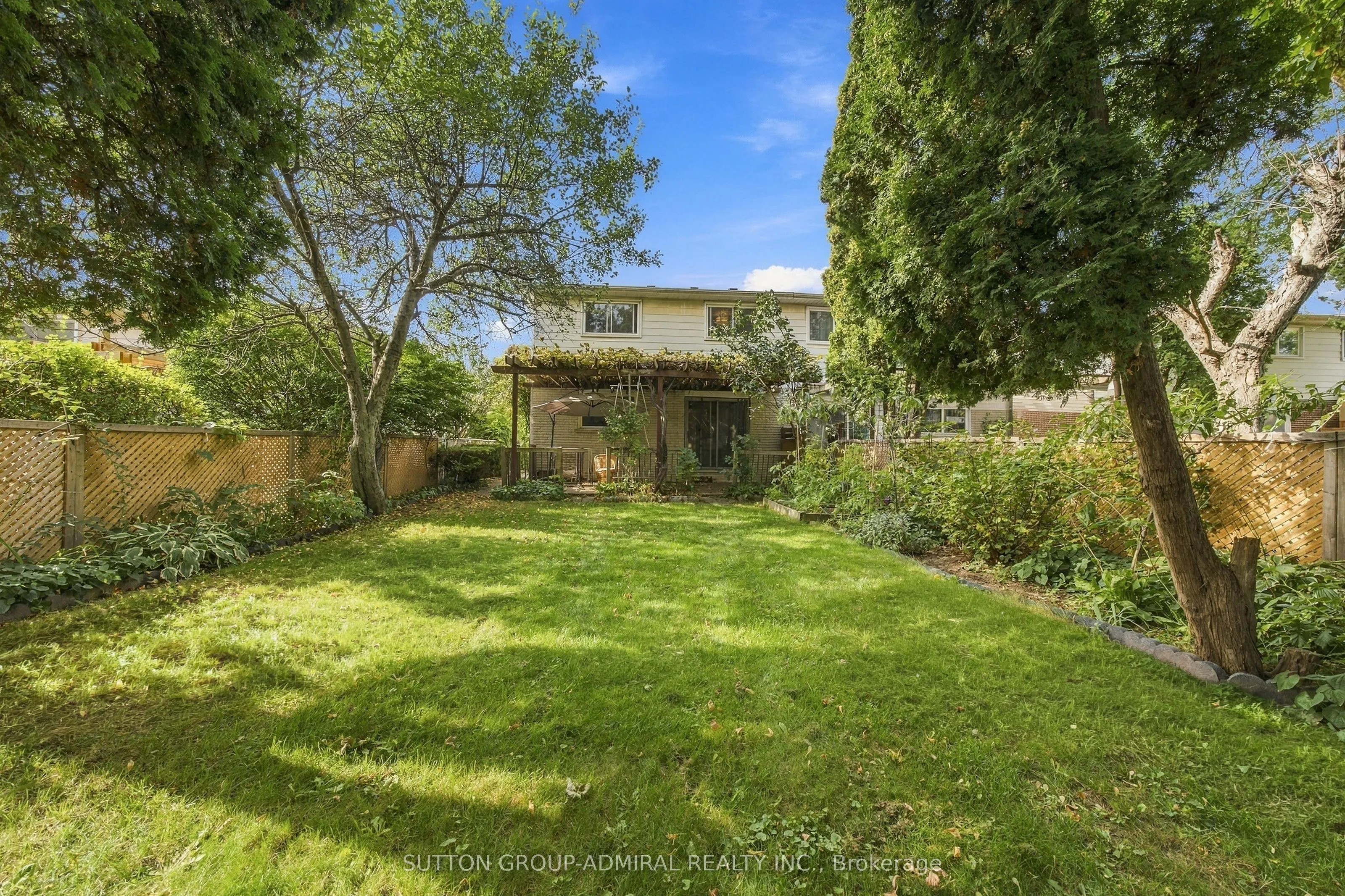1871 Silverberry Crescent