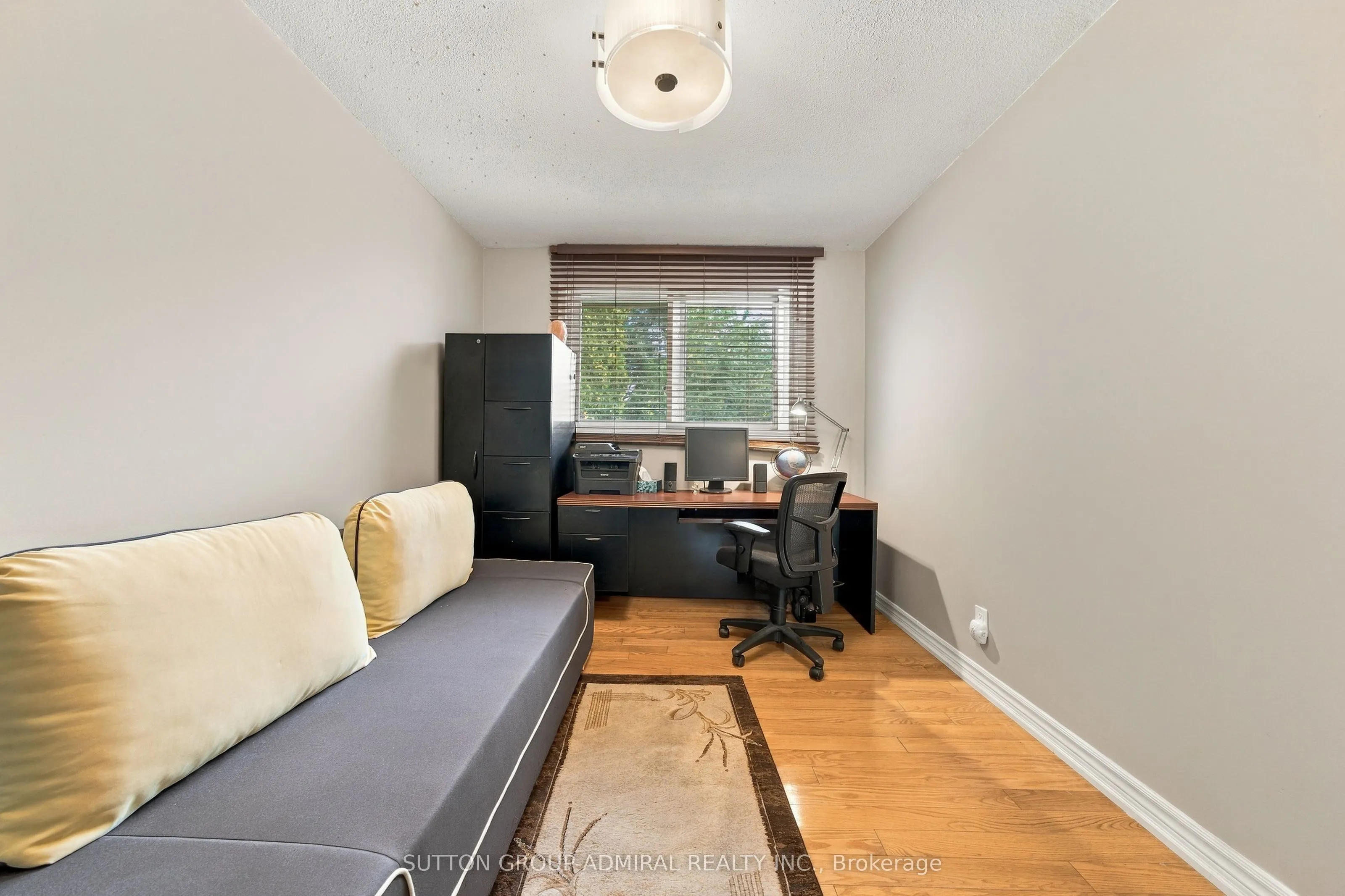 1871 Silverberry Crescent