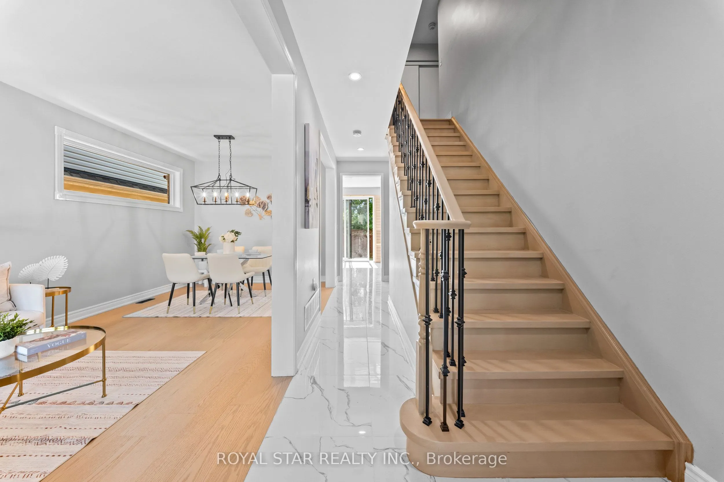 1522 Swann Crescent