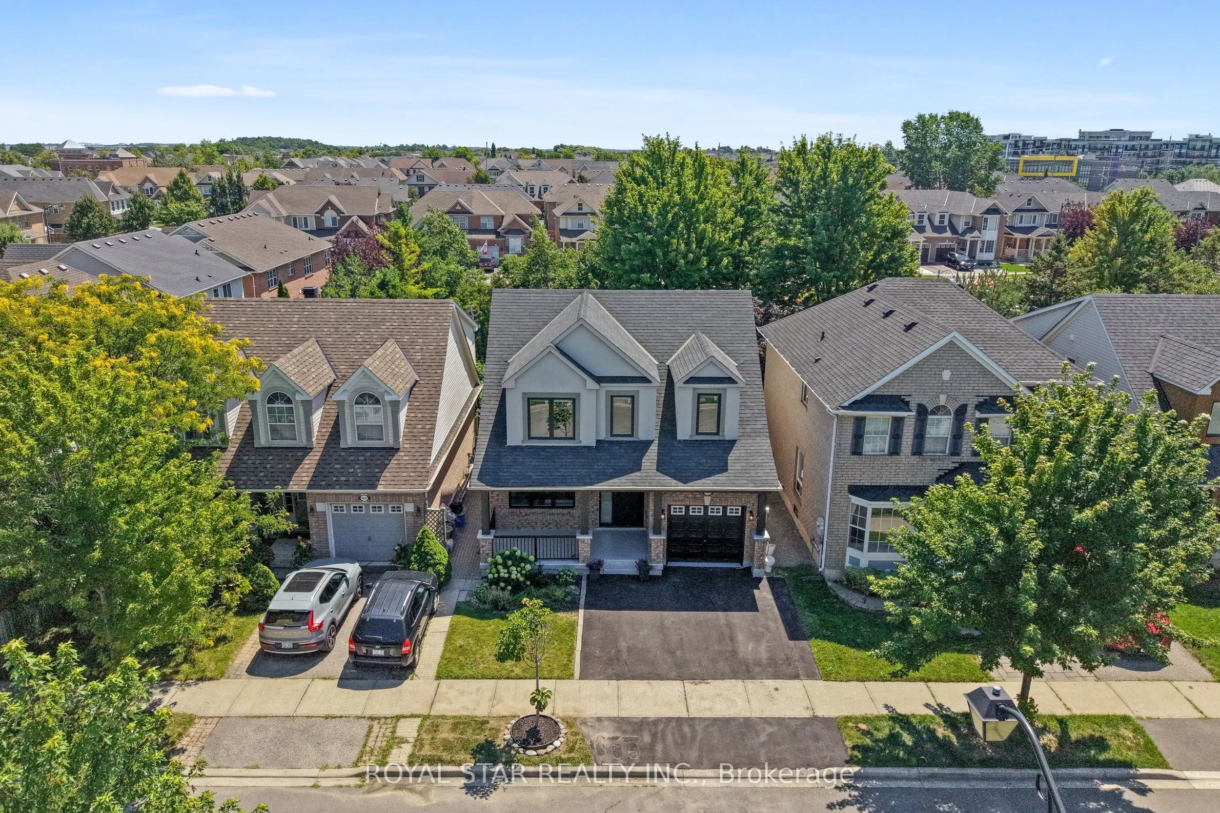 1522 Swann Crescent