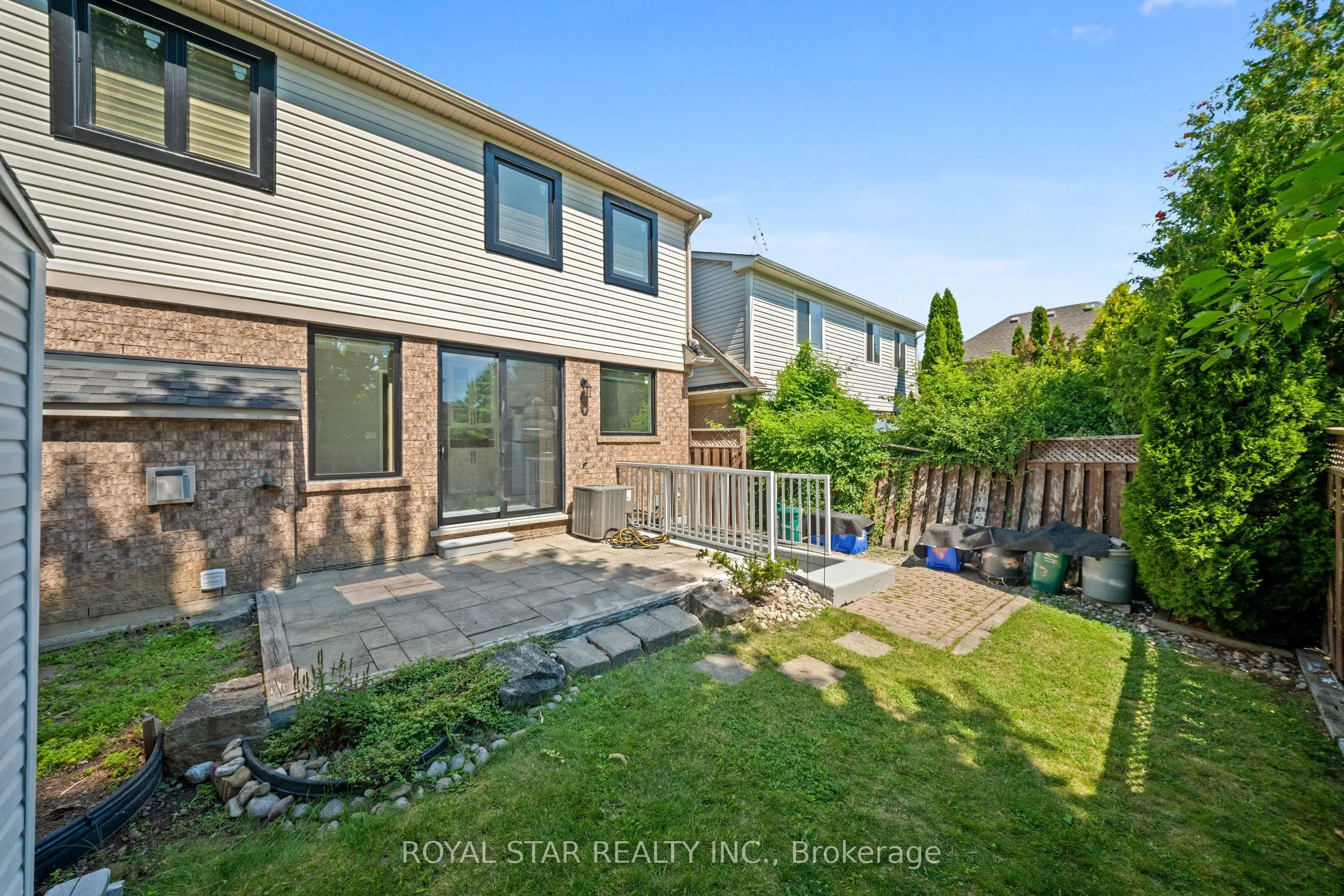 1522 Swann Crescent
