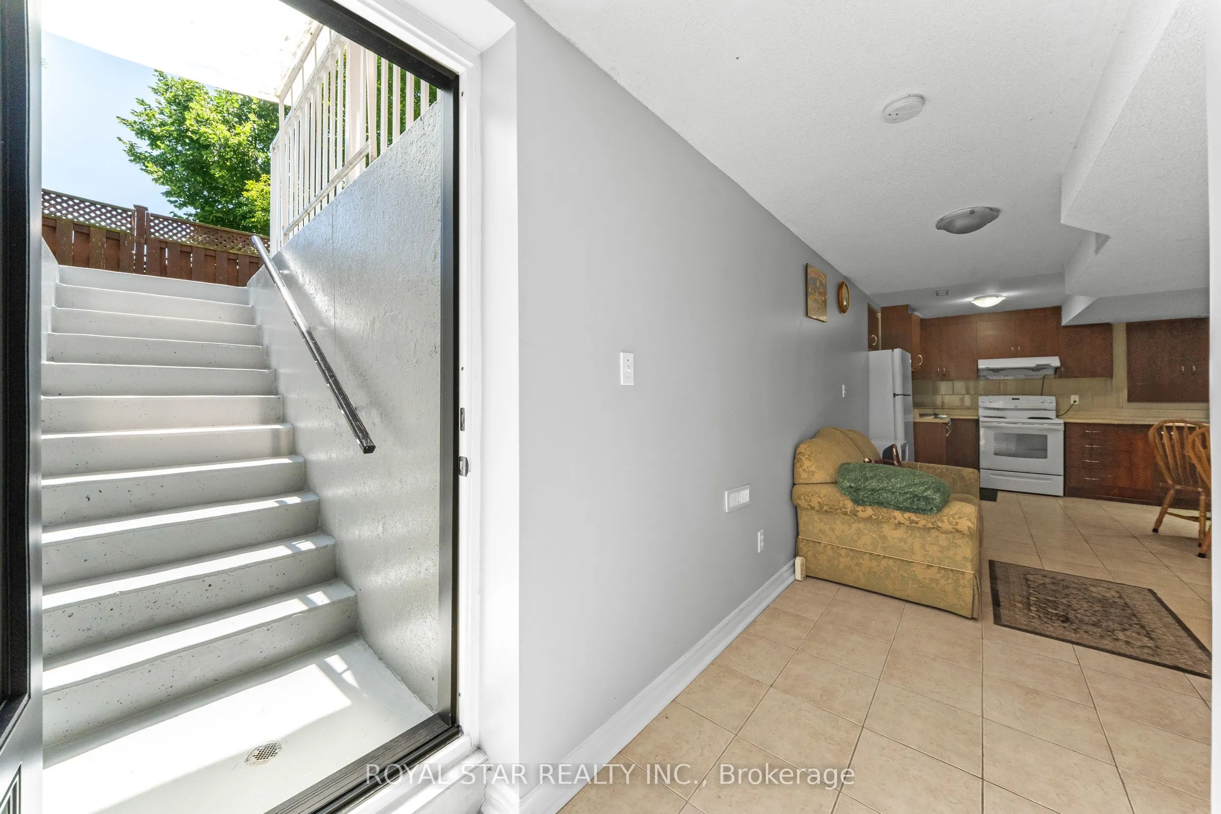 1522 Swann Crescent