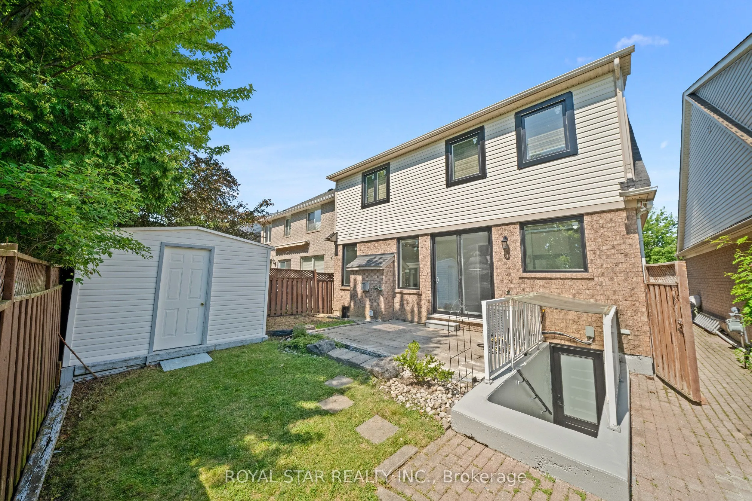 1522 Swann Crescent