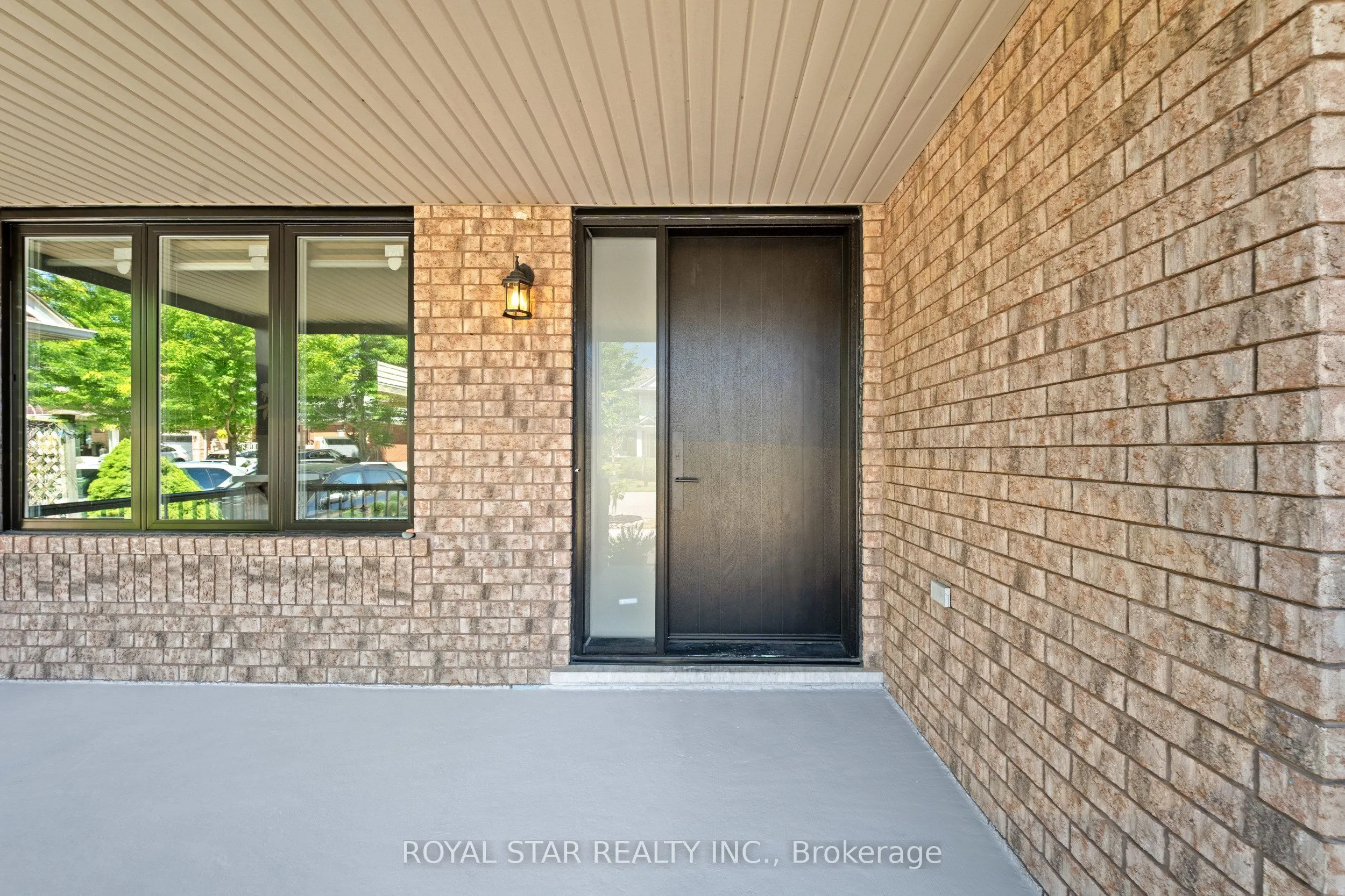 1522 Swann Crescent