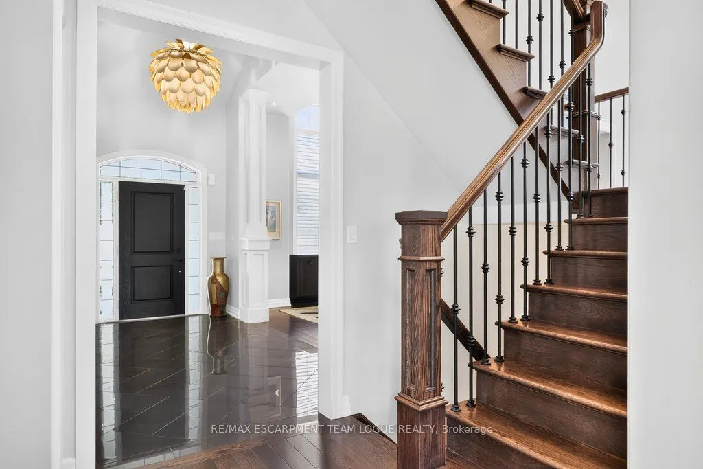 888 Park Avenue W
