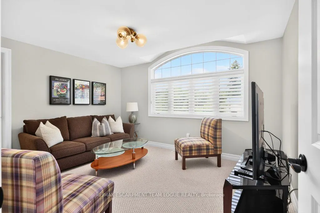 888 Park Avenue W