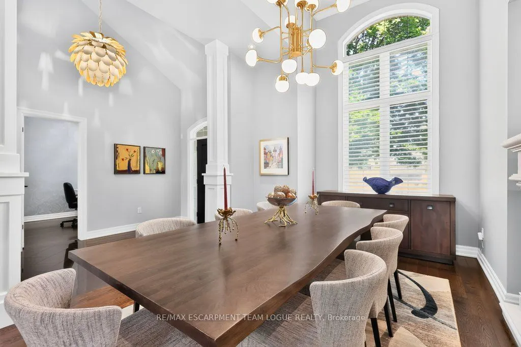 888 Park Avenue W
