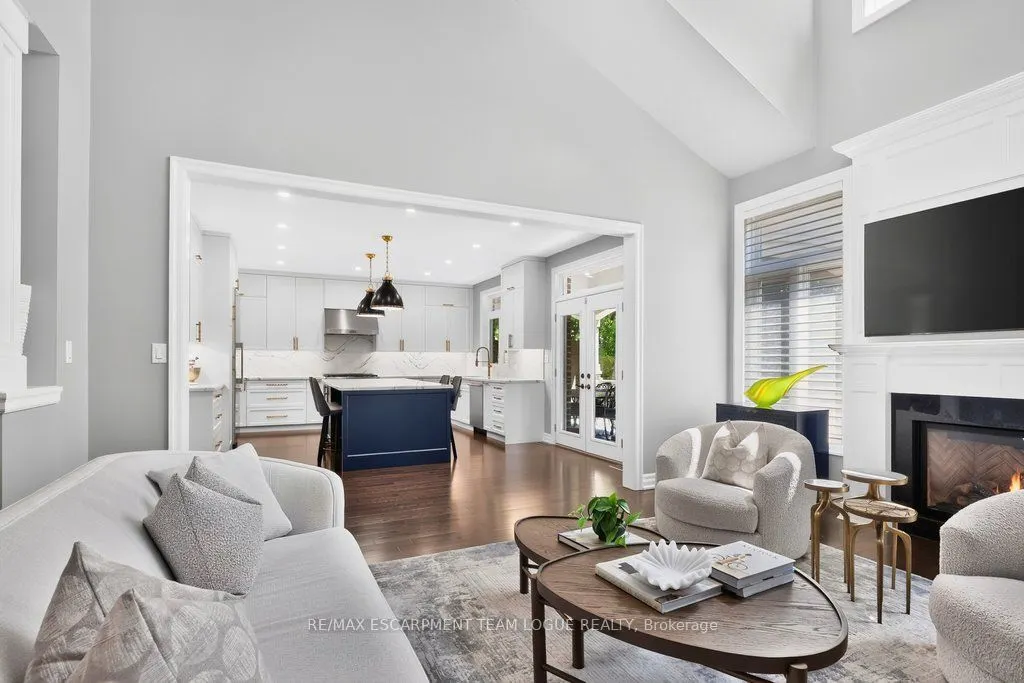 888 Park Avenue W
