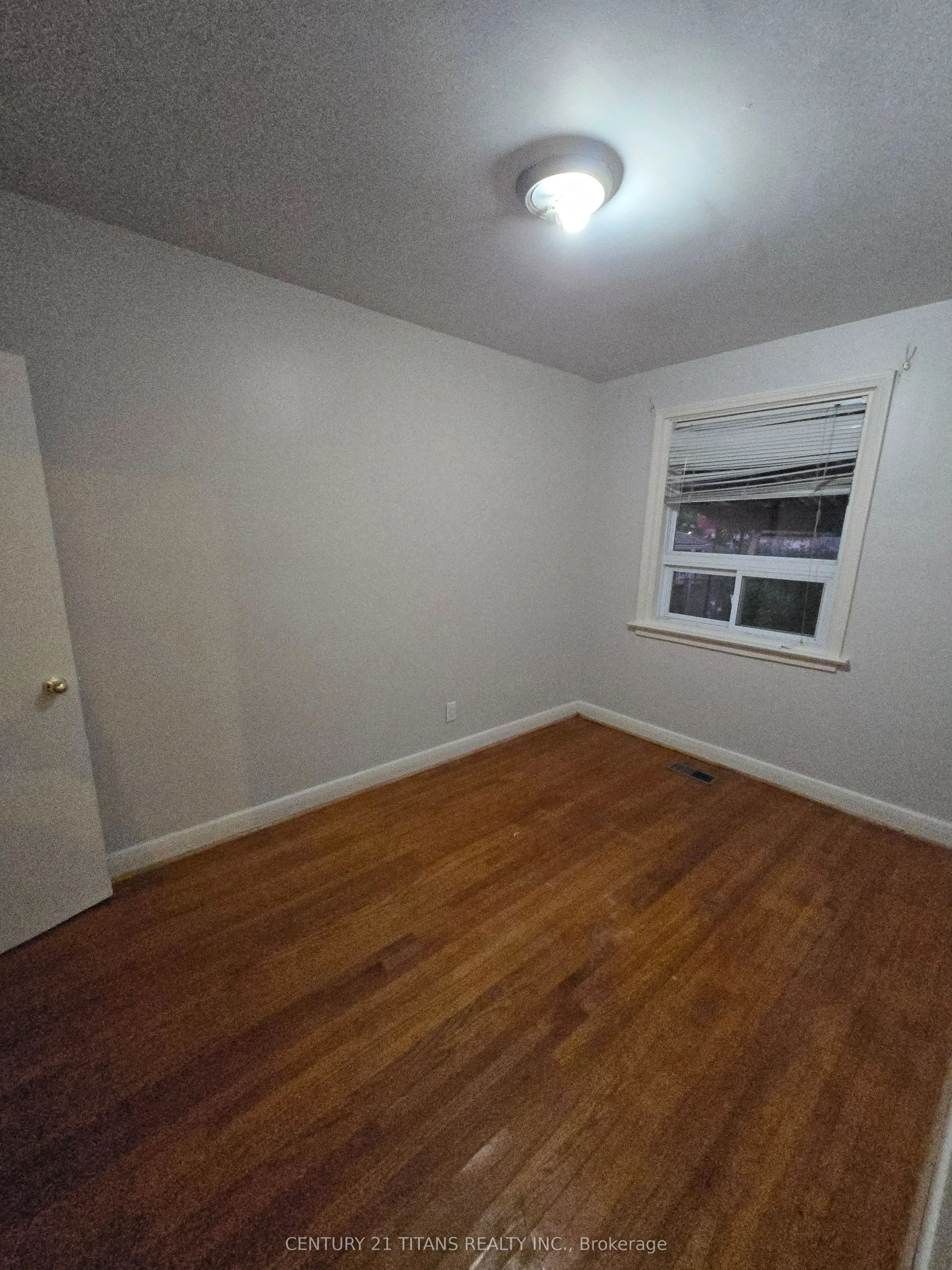 572 Exbury Crescent #Main