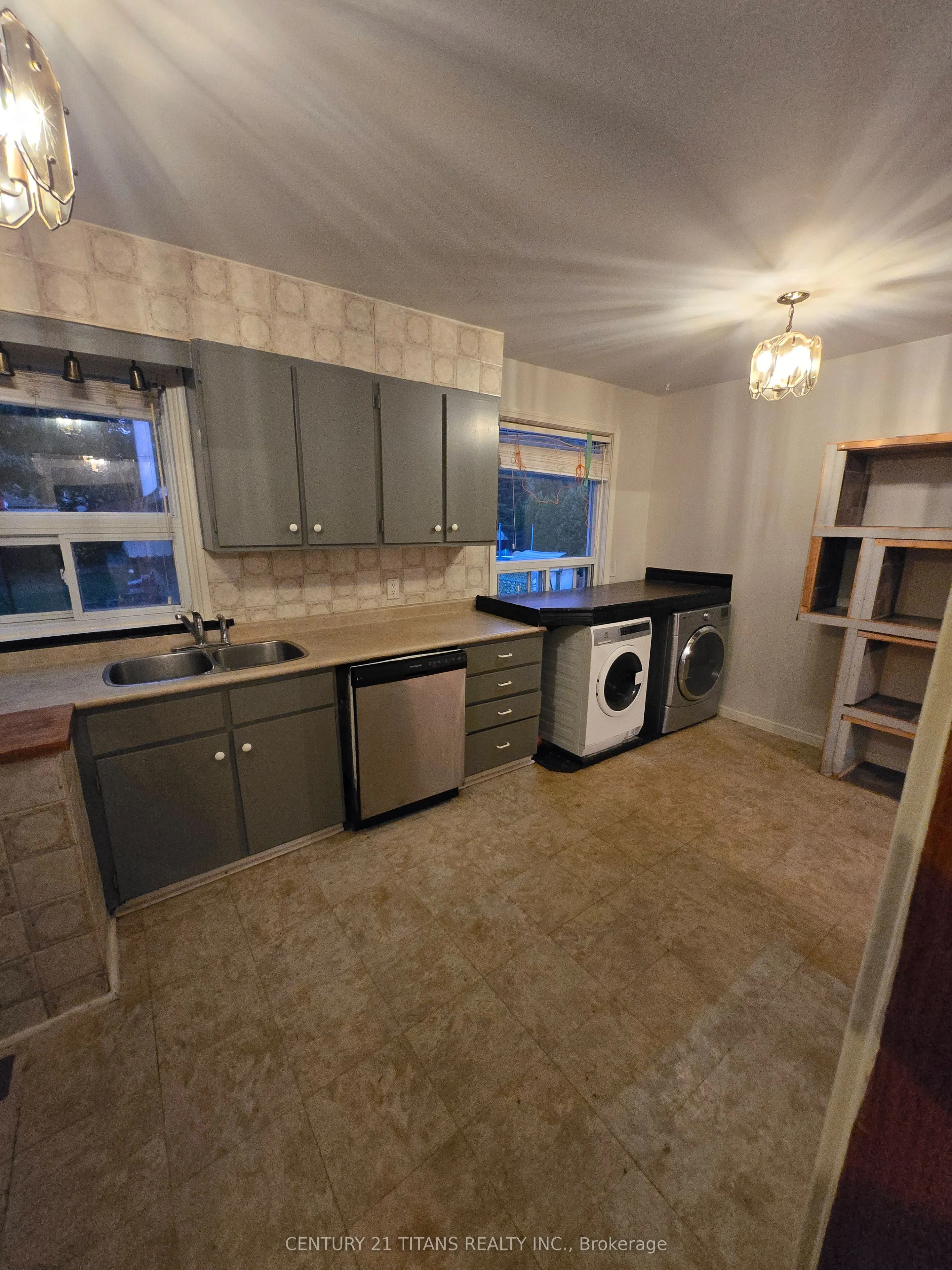 572 Exbury Crescent #Main