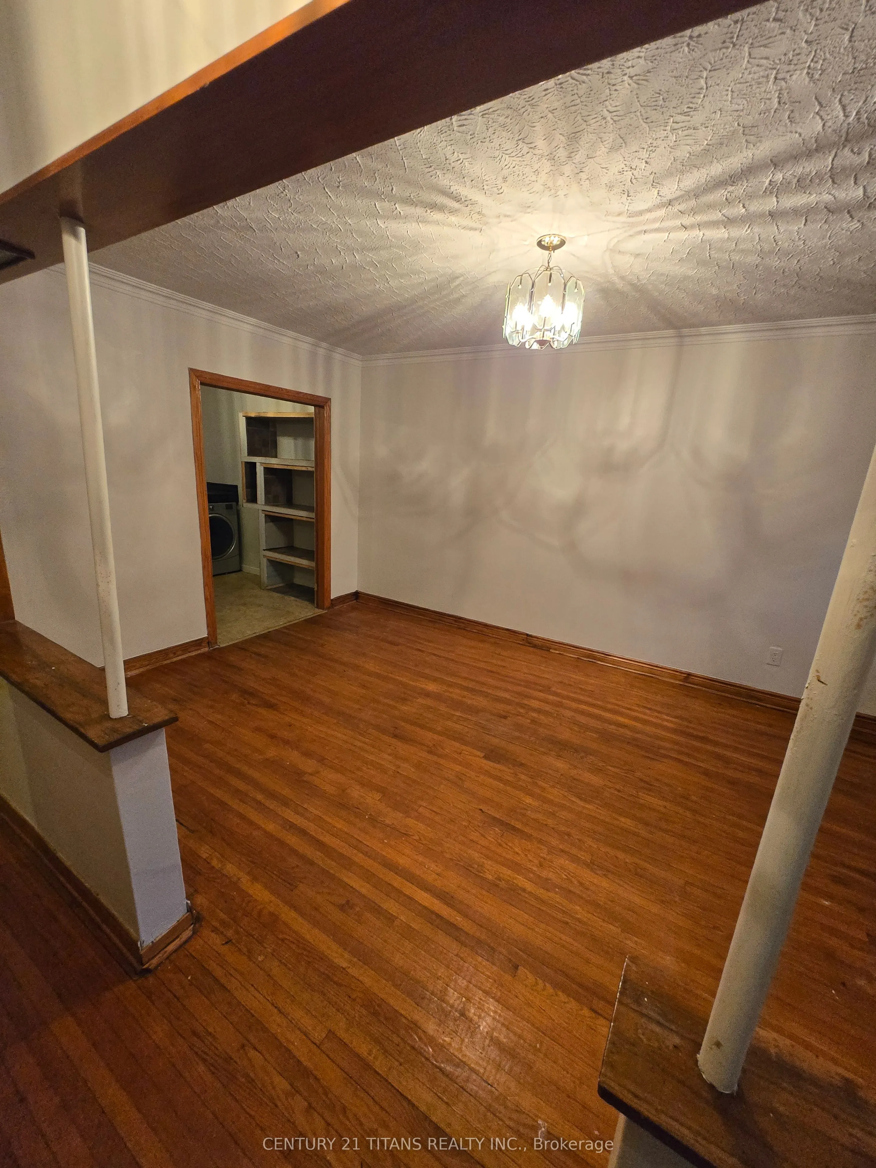 572 Exbury Crescent #Main