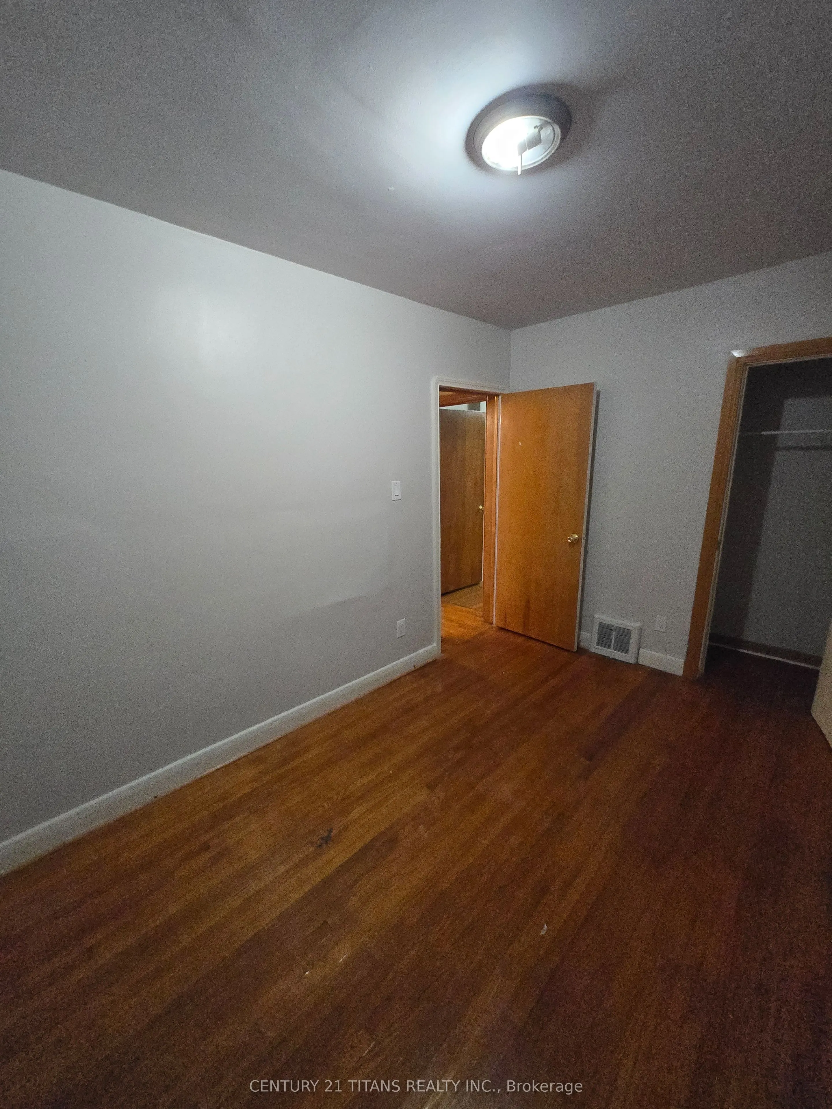 572 Exbury Crescent #Main