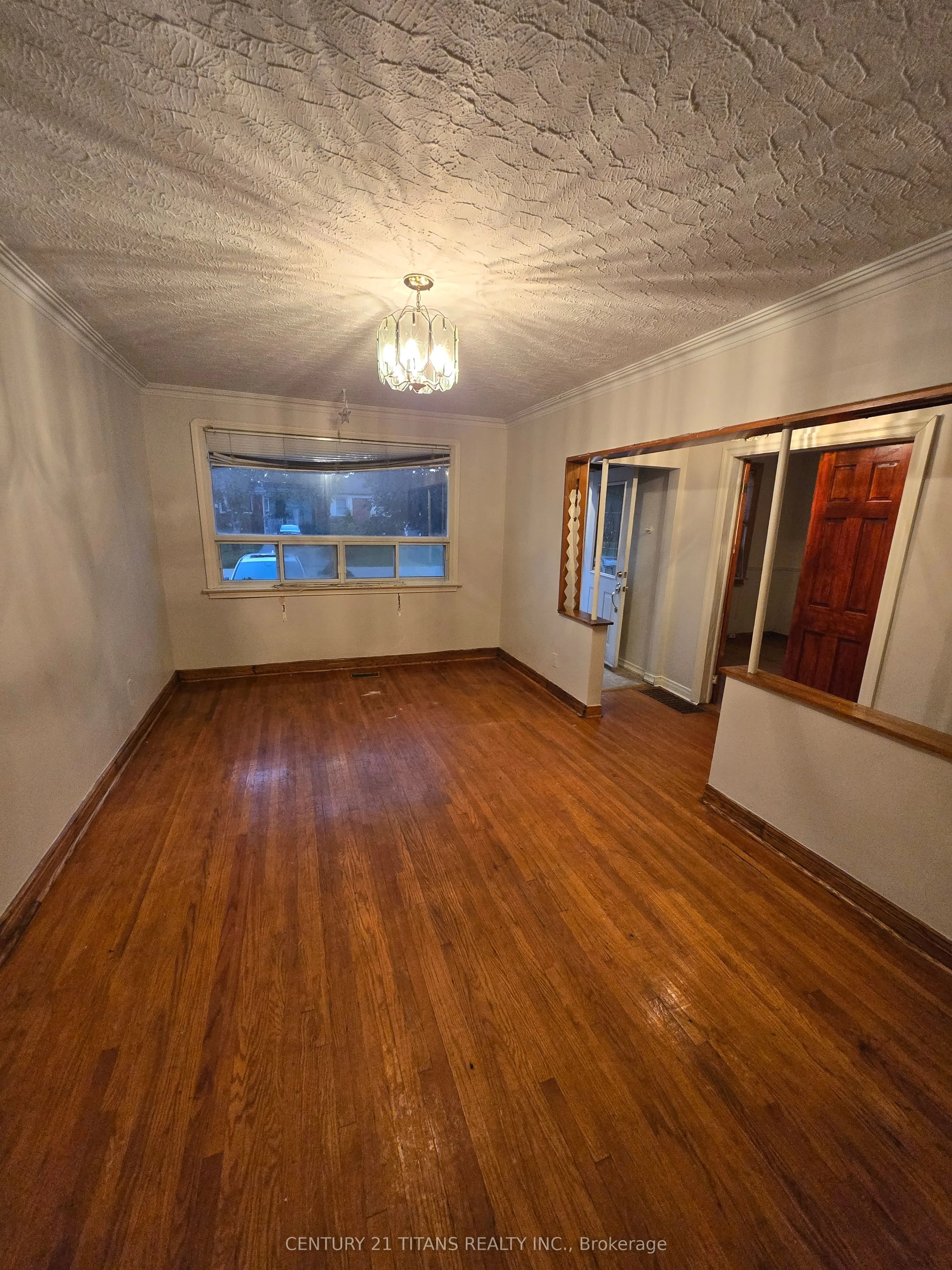 572 Exbury Crescent #Main