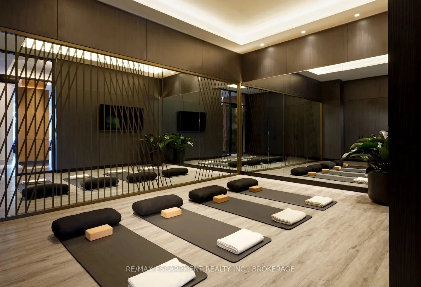 60 Central Park Road Way #2010