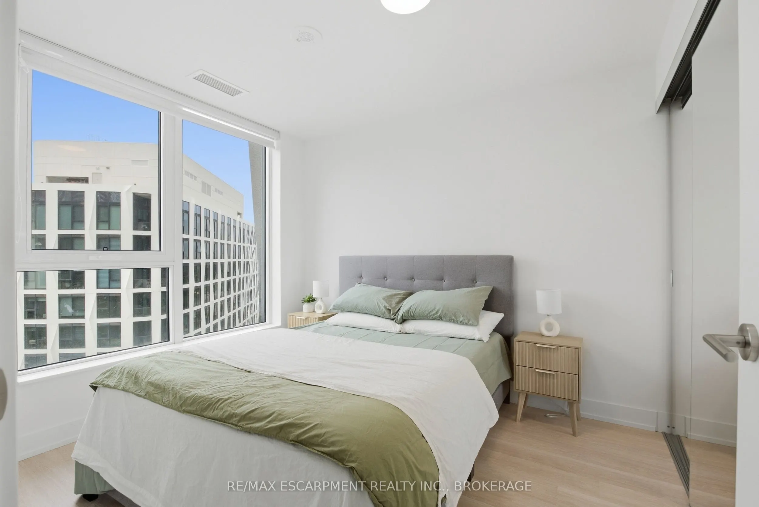 60 Central Park Road Way #2010