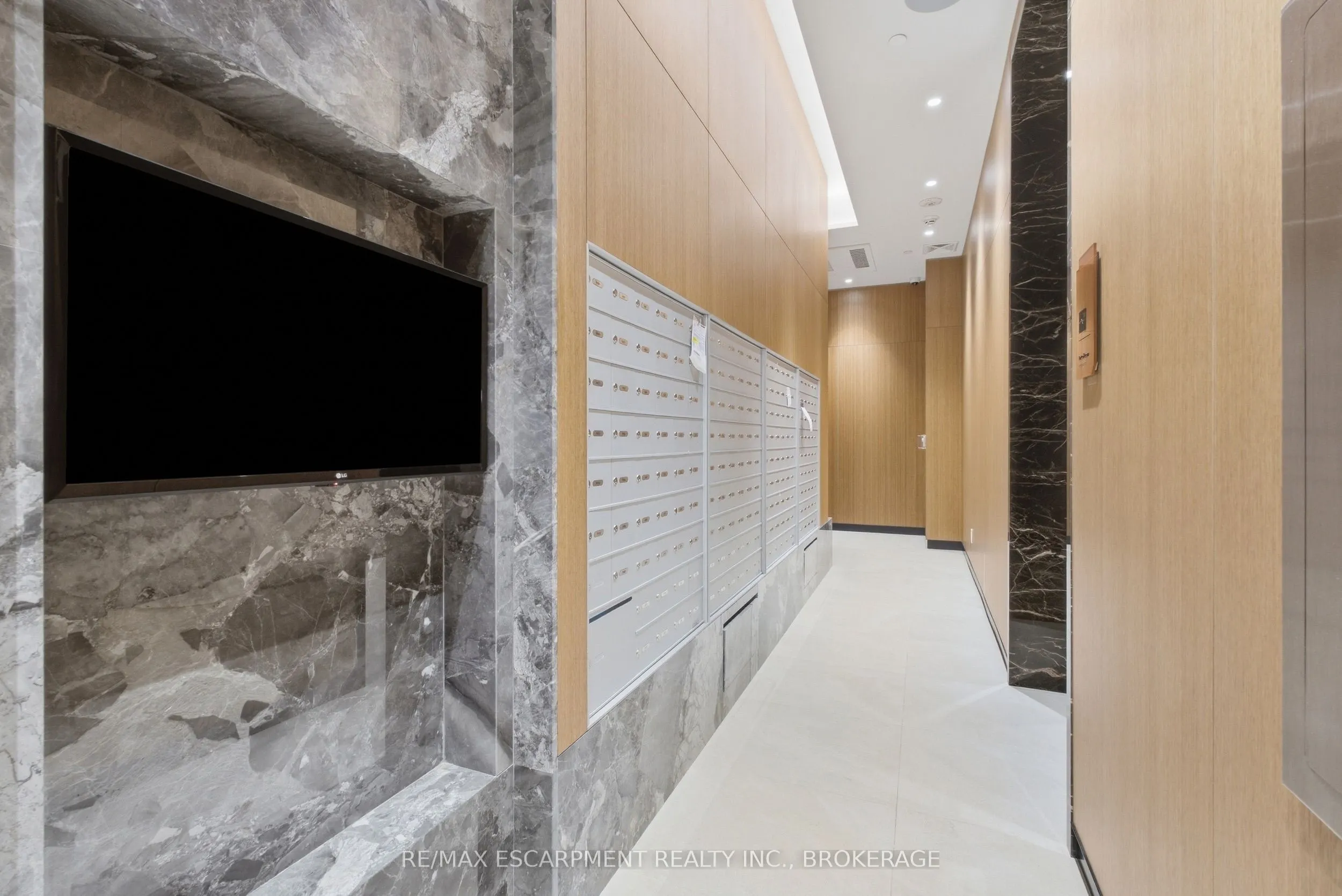 60 Central Park Road Way #2010