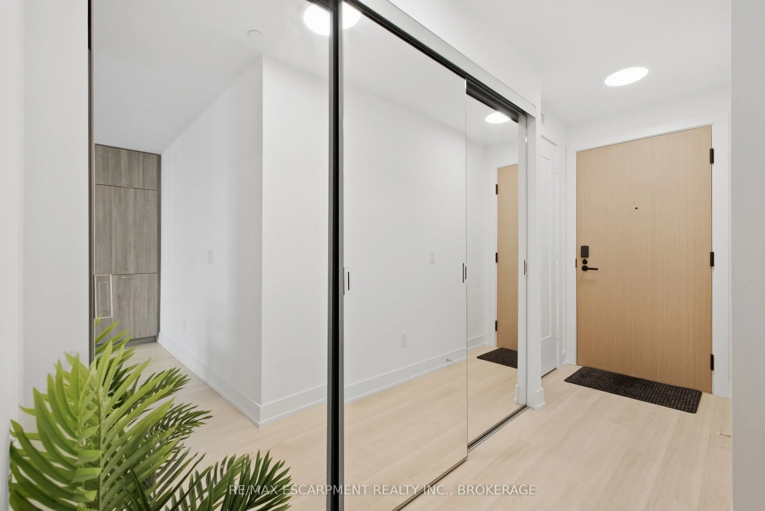 60 Central Park Road Way #2010