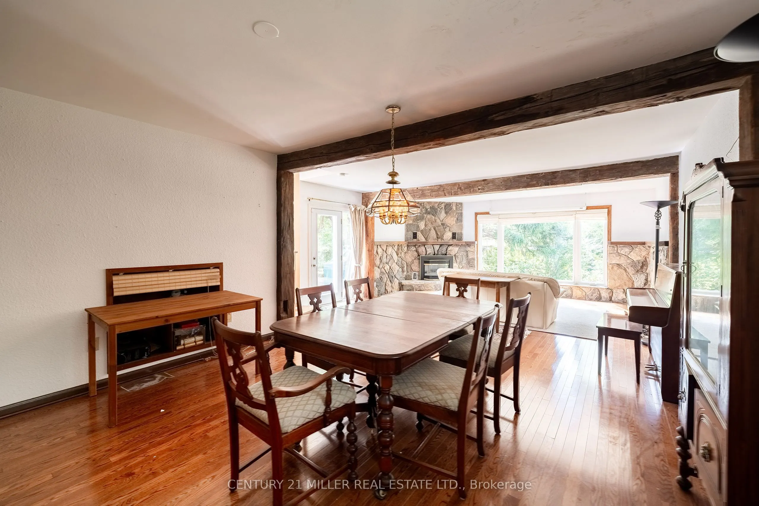 1242 Donlea Crescent