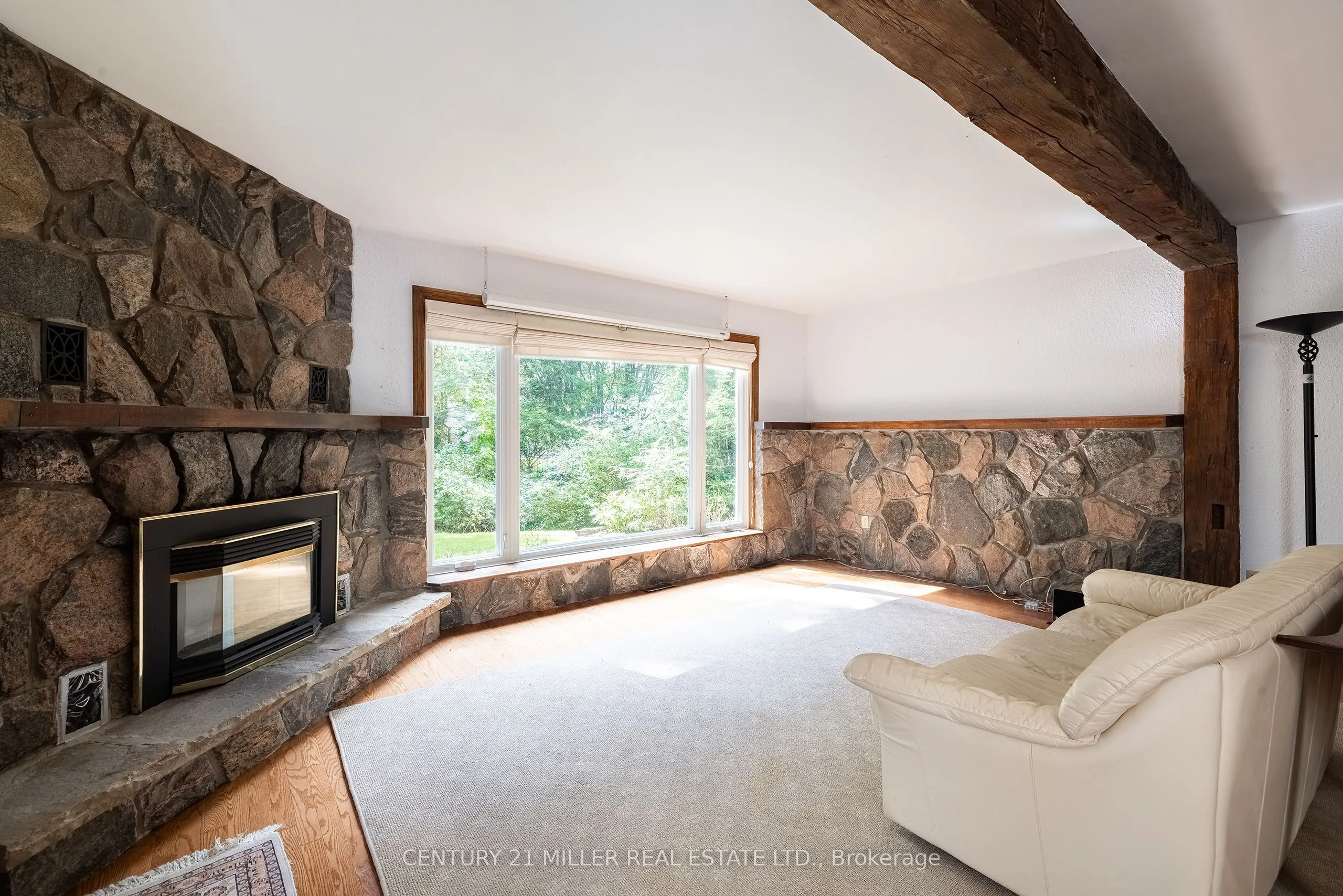 1242 Donlea Crescent