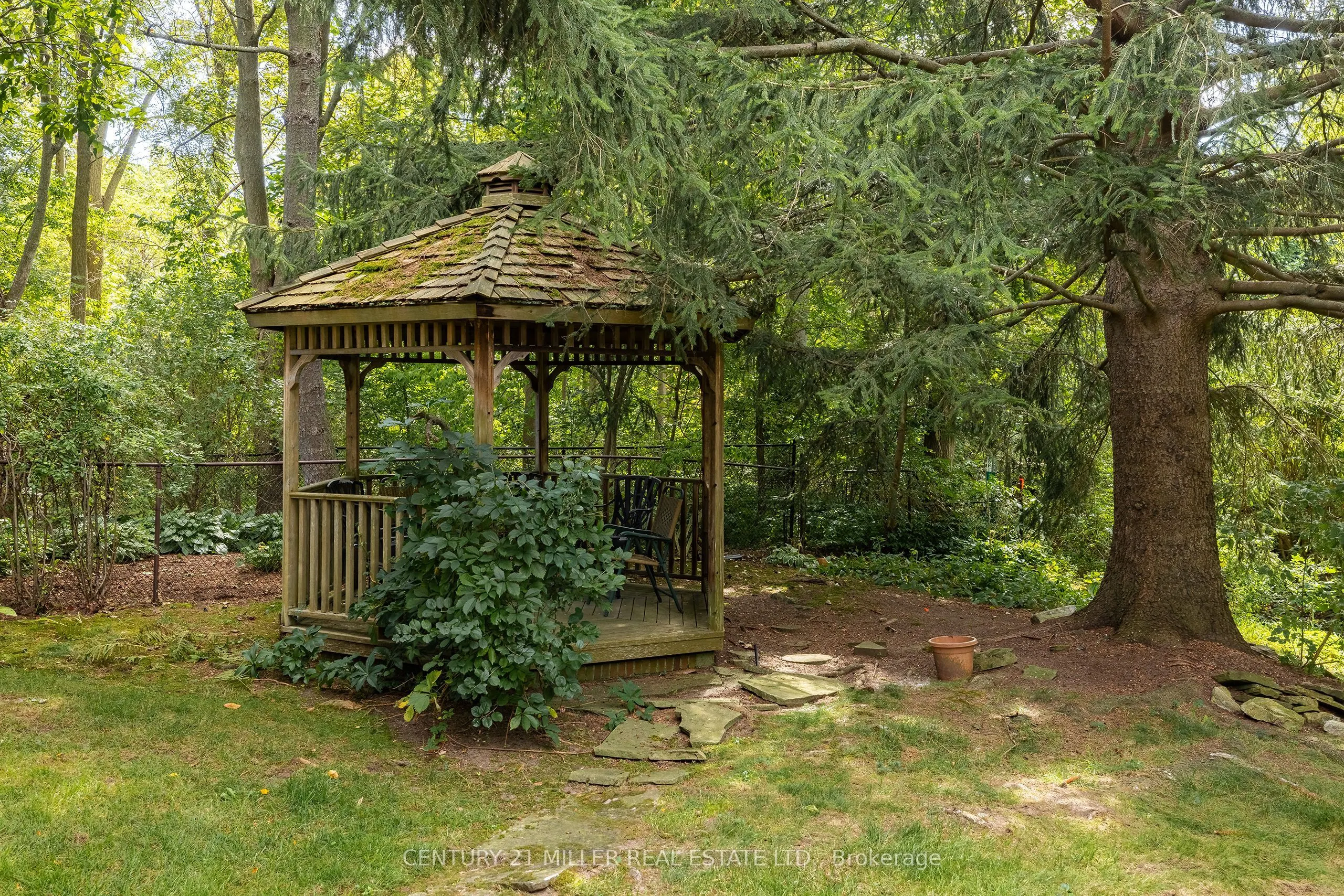 1242 Donlea Crescent