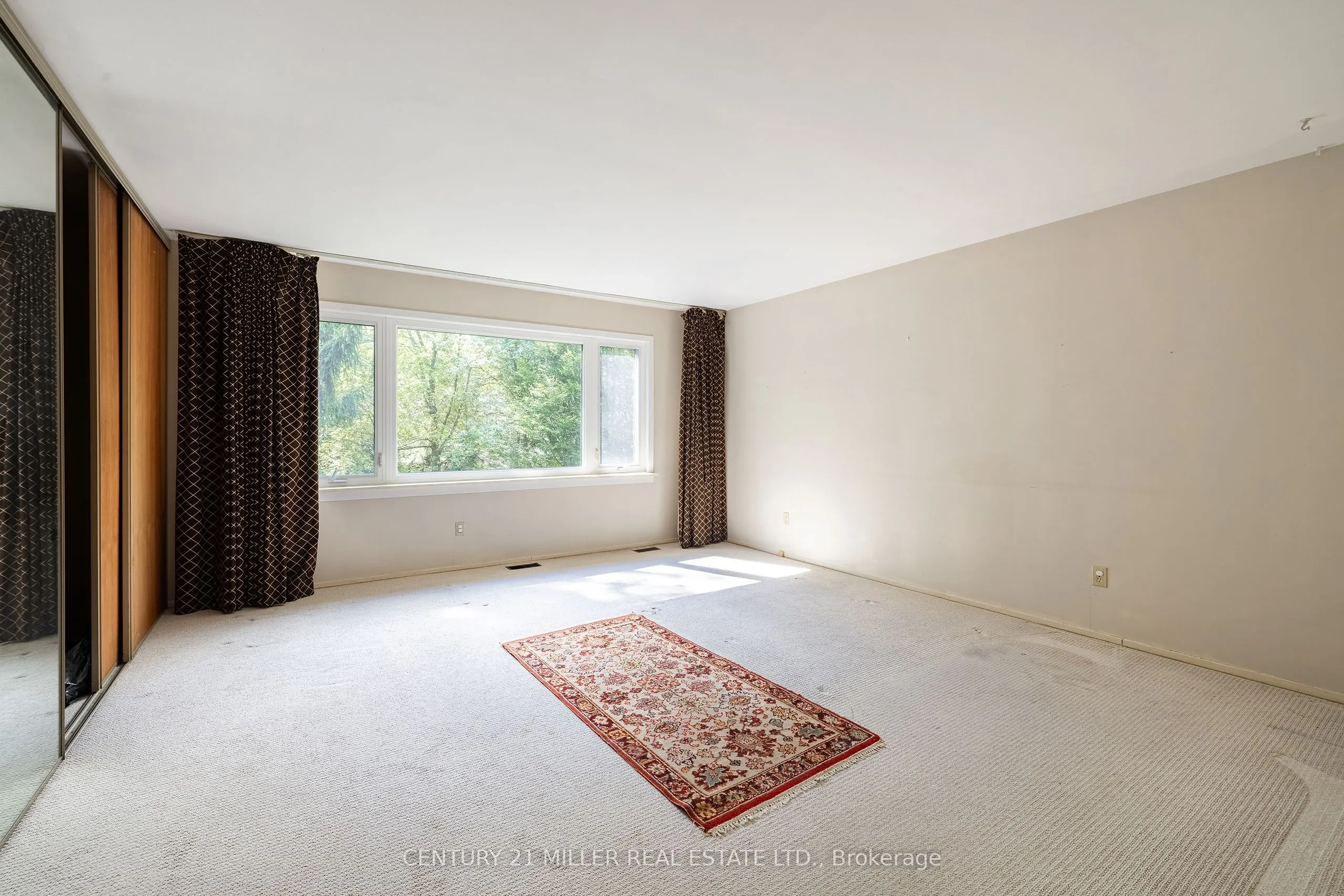 1242 Donlea Crescent