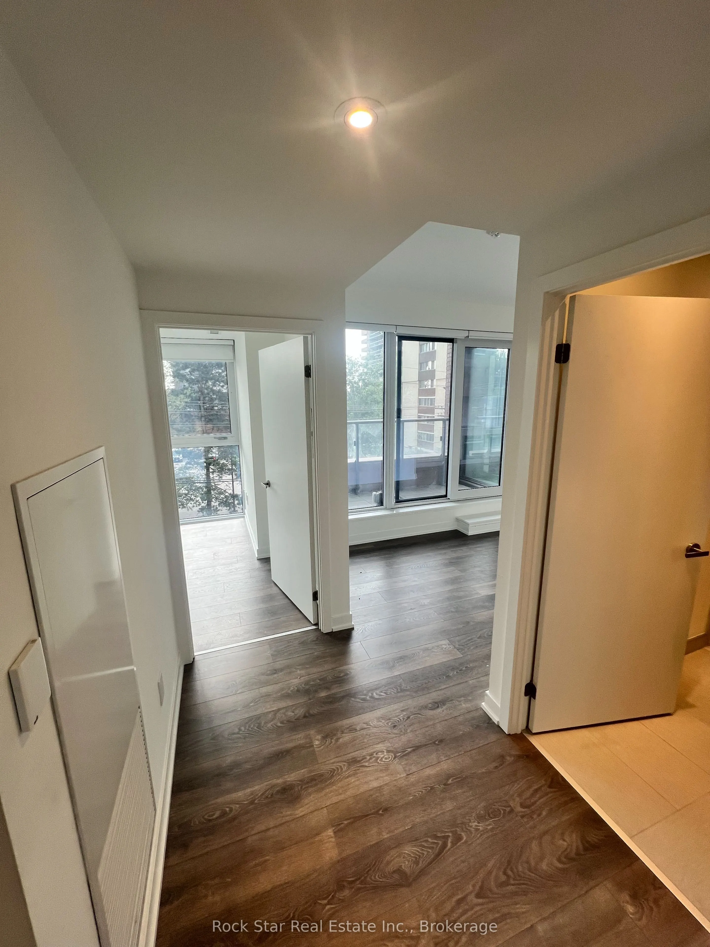 28 Ann Street #209