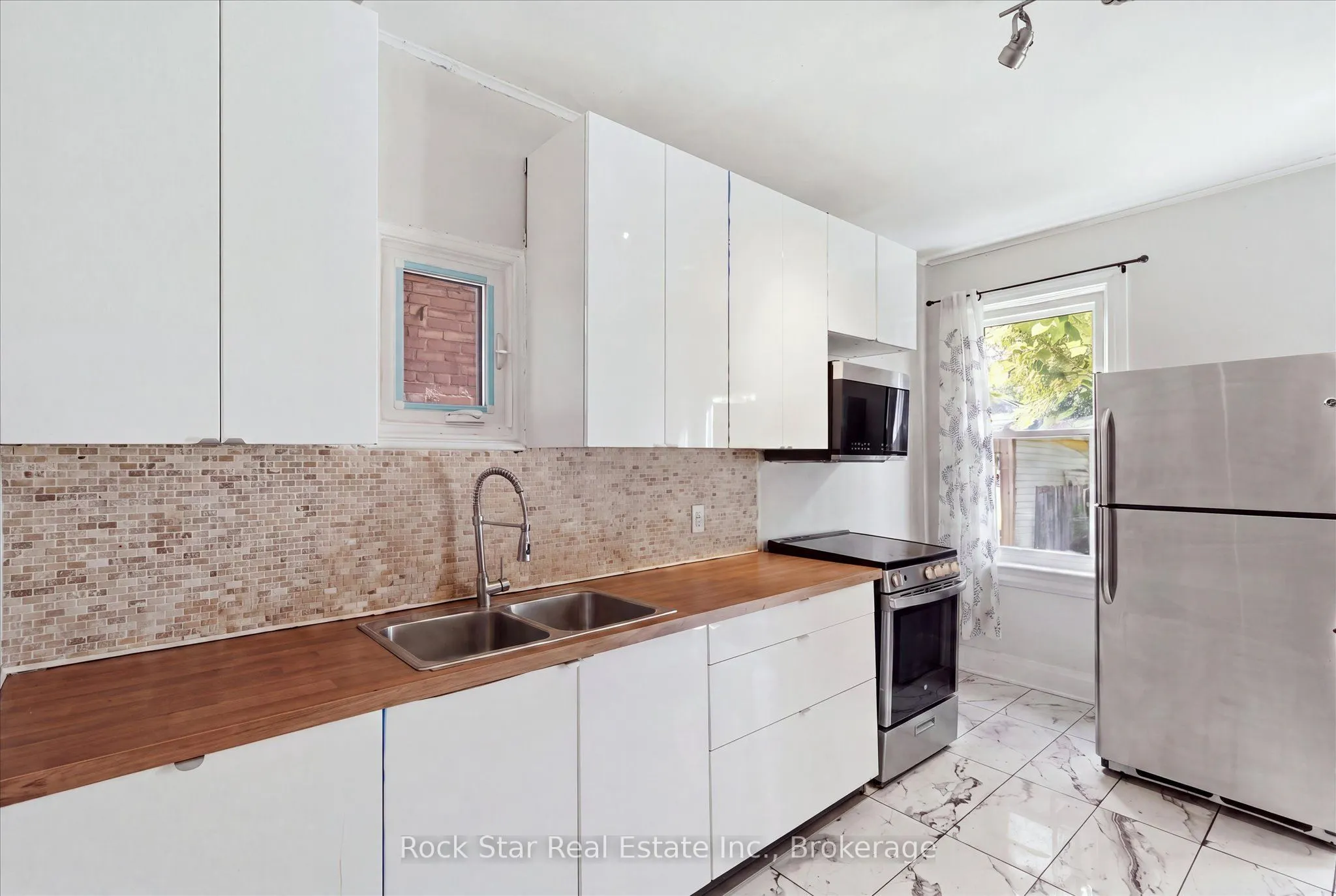 1259 Davenport Road